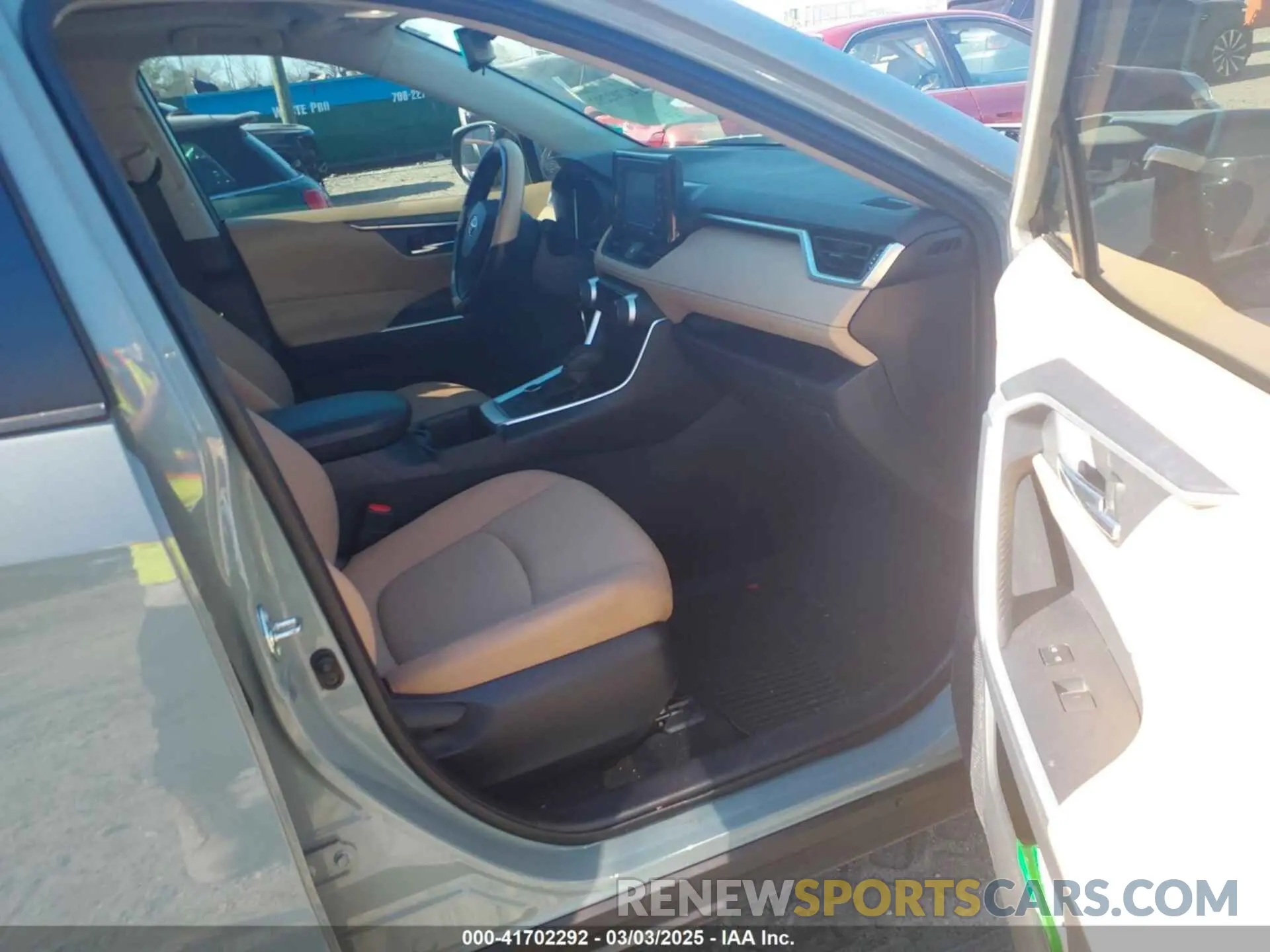 5 fotografías del automóvil dañado JTMRWRFVXND143454 TOYOTA RAV4 HYBRID 2022