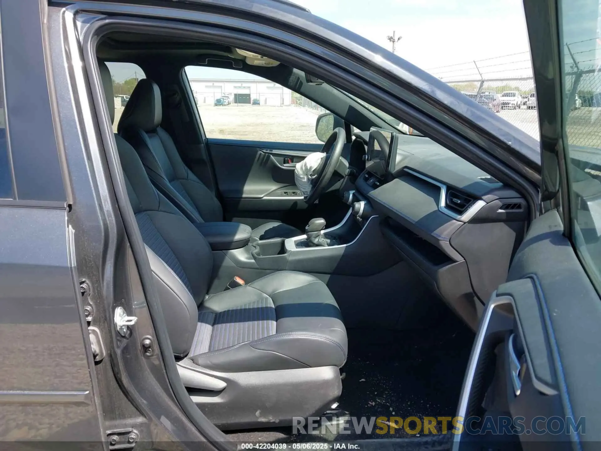 5 fotografías del automóvil dañado 2T3E6RFV3PW041997 TOYOTA RAV4 HYBRID 2023