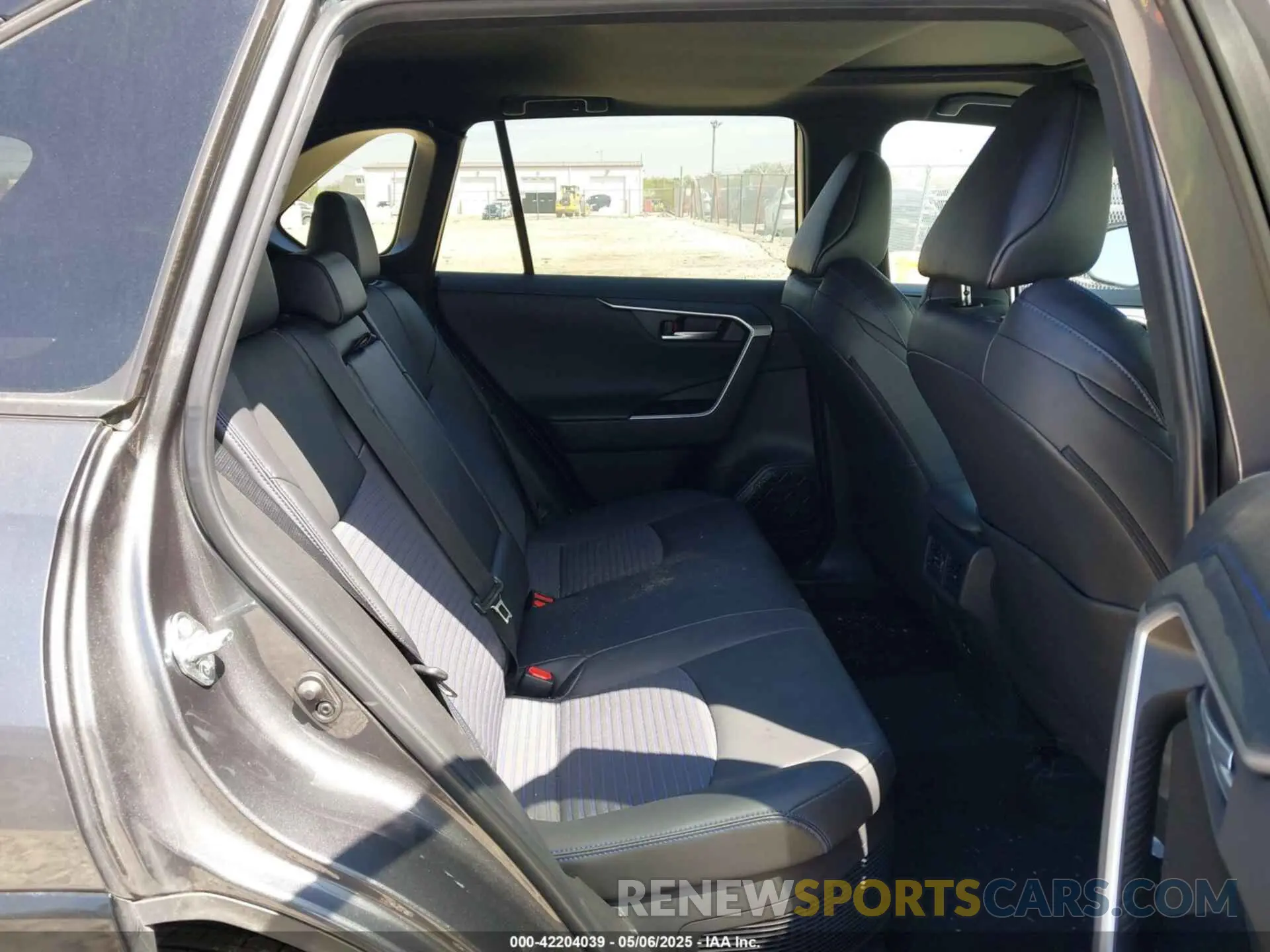 8 fotografías del automóvil dañado 2T3E6RFV3PW041997 TOYOTA RAV4 HYBRID 2023