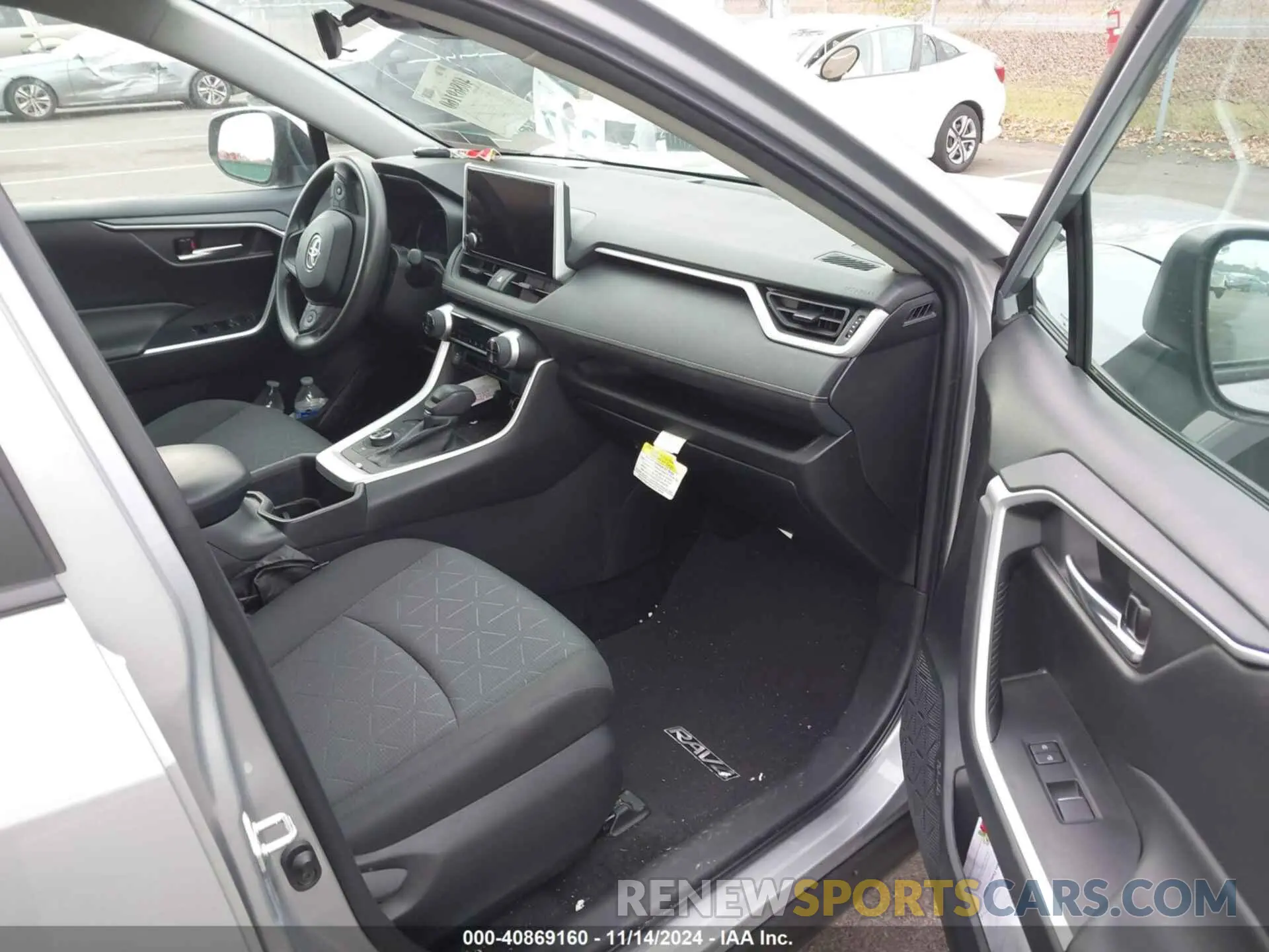 5 fotografías del automóvil dañado 2T3RWRFV4PW178867 TOYOTA RAV4 HYBRID 2023