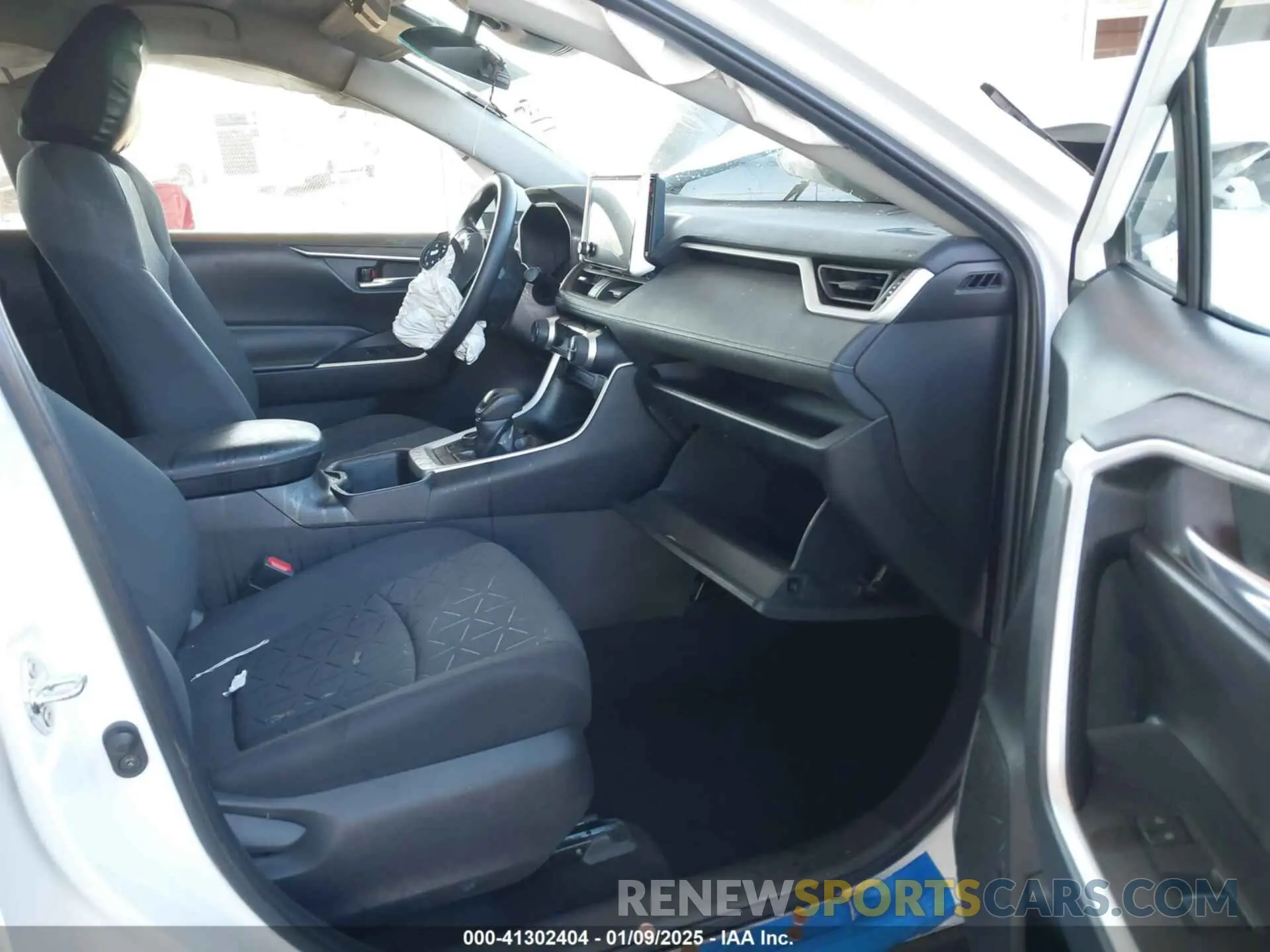 5 fotografías del automóvil dañado 2T3UWRFV1PW154391 TOYOTA RAV4 HYBRID 2023