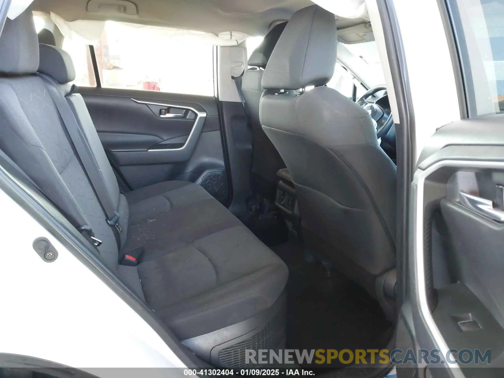 8 fotografías del automóvil dañado 2T3UWRFV1PW154391 TOYOTA RAV4 HYBRID 2023