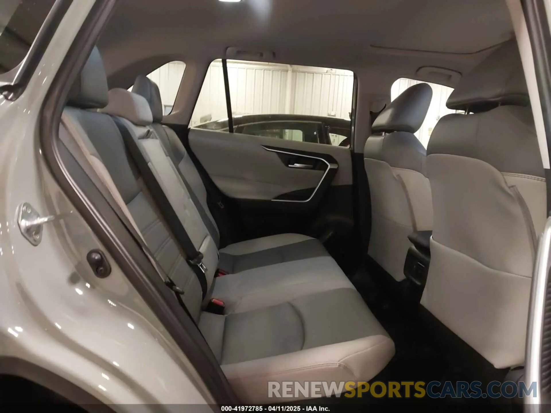 8 fotografías del automóvil dañado 4T3B6RFV0PU118506 TOYOTA RAV4 HYBRID 2023