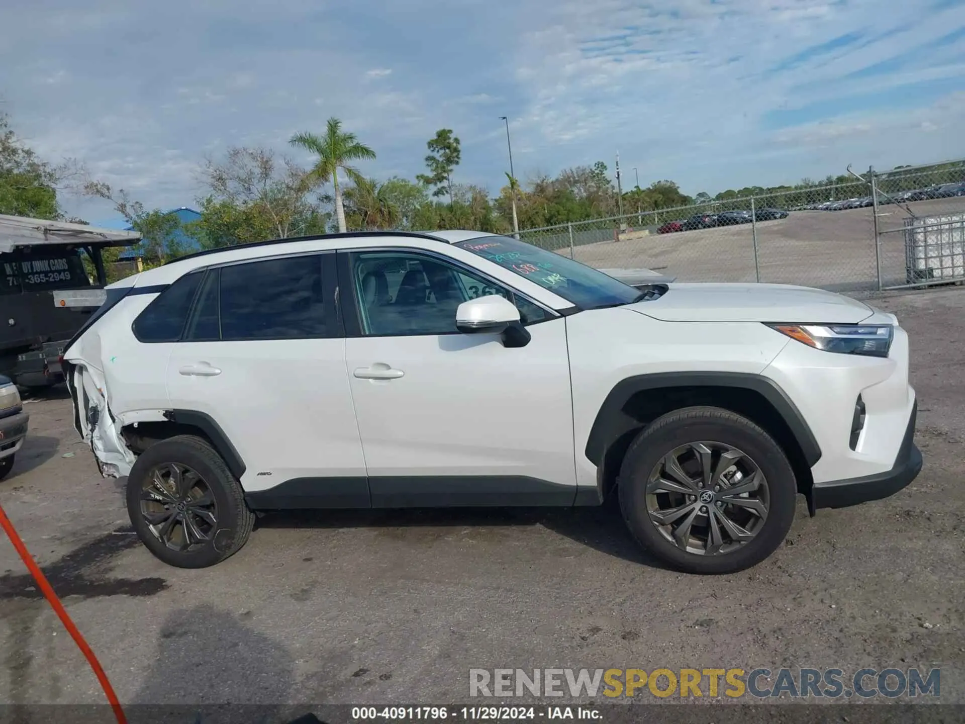 14 fotografías del automóvil dañado 4T3B6RFV5PU121837 TOYOTA RAV4 HYBRID 2023
