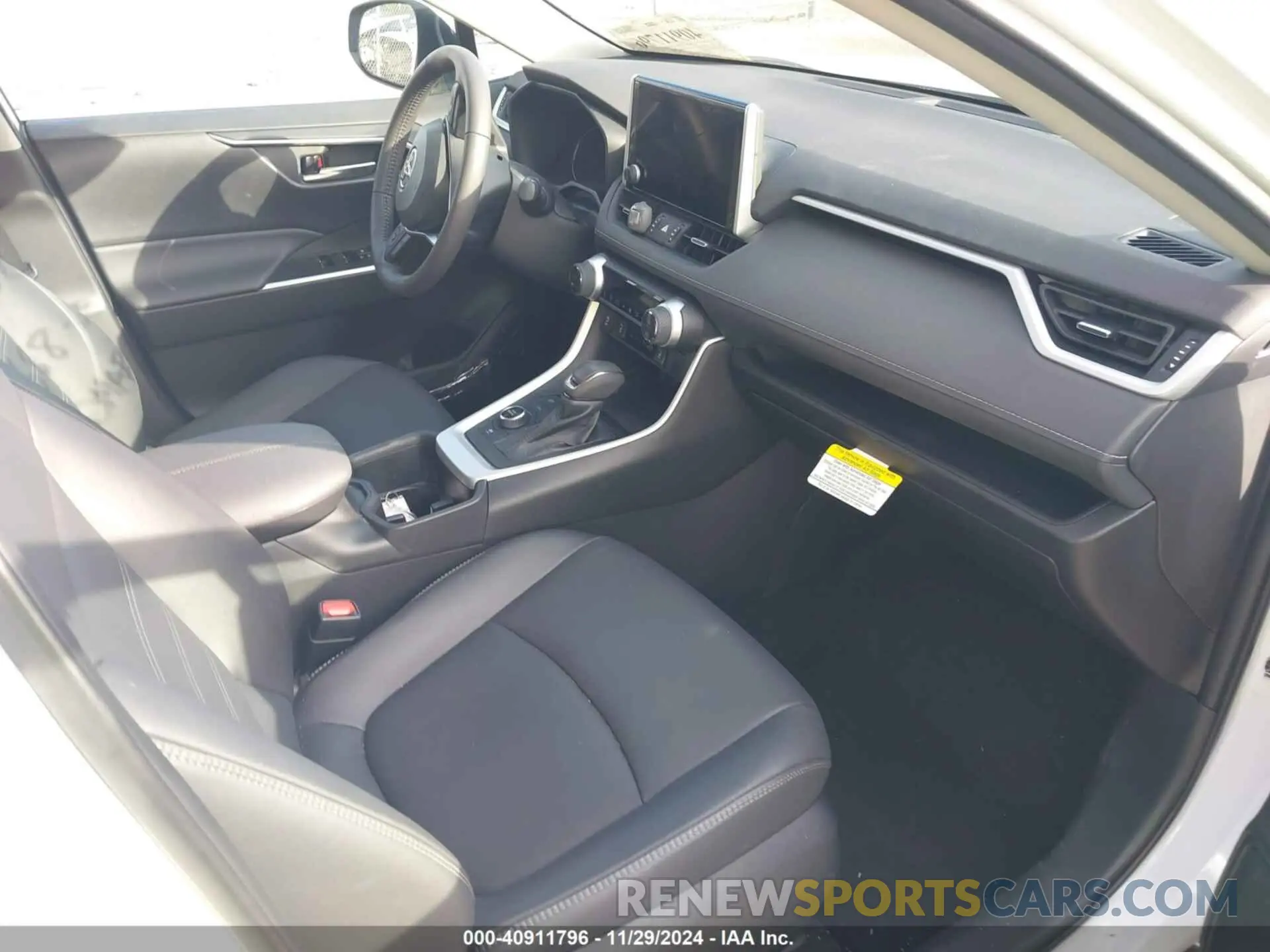 5 fotografías del automóvil dañado 4T3B6RFV5PU121837 TOYOTA RAV4 HYBRID 2023