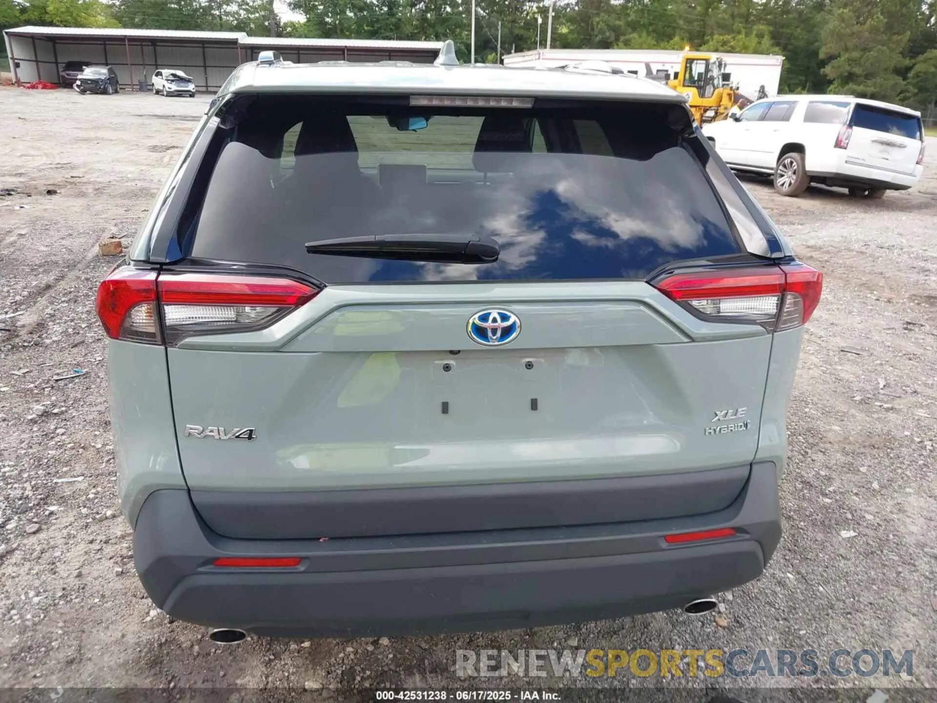 17 fotografías del automóvil dañado 4T3B6RFVXPU120179 TOYOTA RAV4 HYBRID 2023