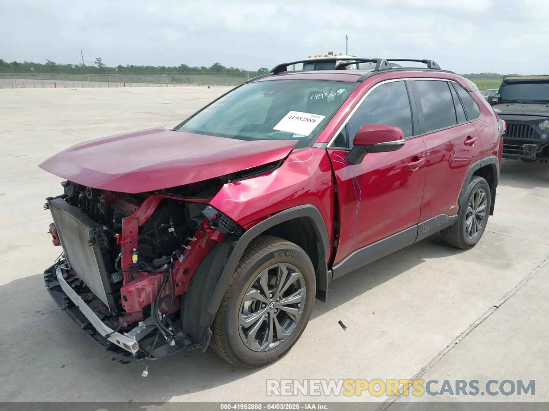 2 fotografías del automóvil dañado 4T3B6RFVXPU130842 TOYOTA RAV4 HYBRID 2023