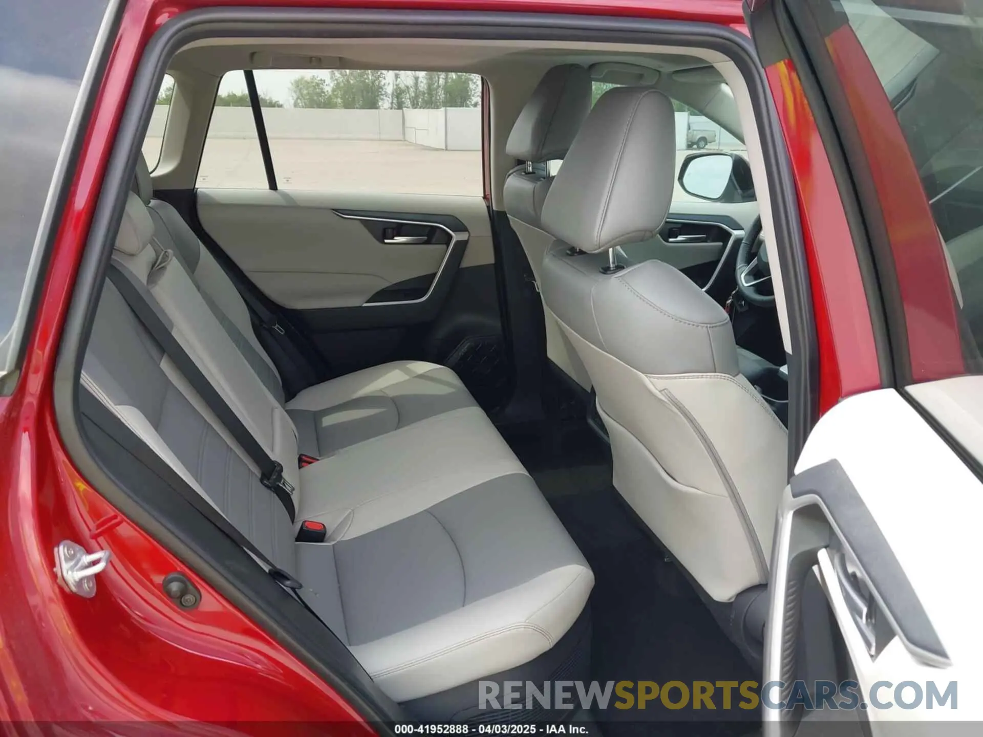 8 fotografías del automóvil dañado 4T3B6RFVXPU130842 TOYOTA RAV4 HYBRID 2023