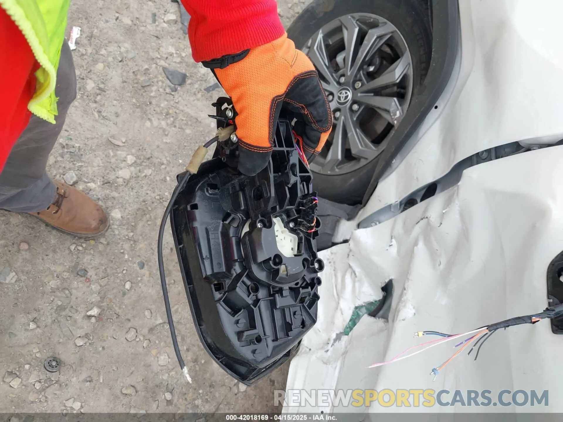 12 fotografías del automóvil dañado 4T3D6RFV2PU107693 TOYOTA RAV4 HYBRID 2023