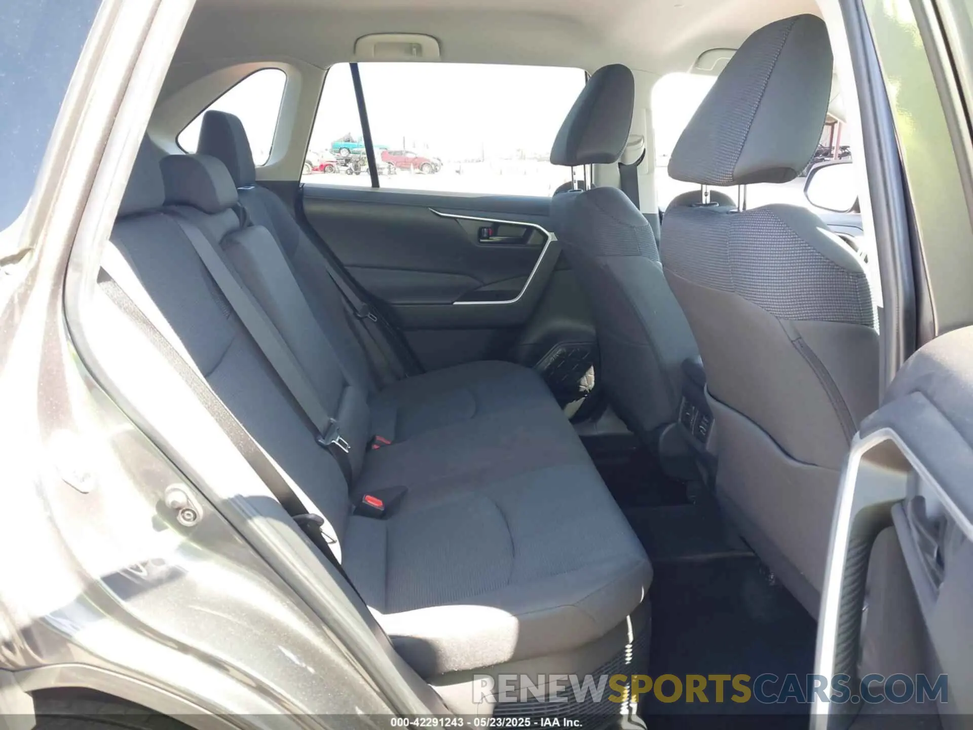 8 fotografías del automóvil dañado 4T3LWRFV8PU096260 TOYOTA RAV4 HYBRID 2023
