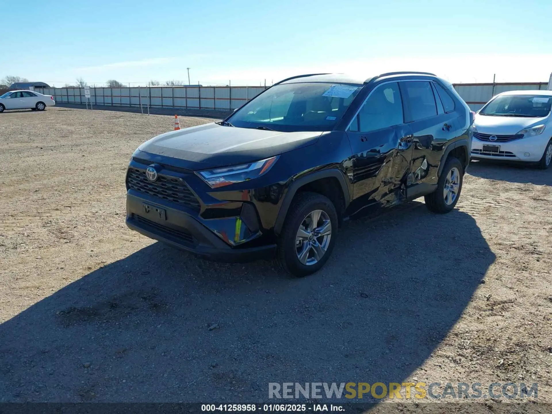 2 fotografías del automóvil dañado 4T3LWRFV9PU105192 TOYOTA RAV4 HYBRID 2023