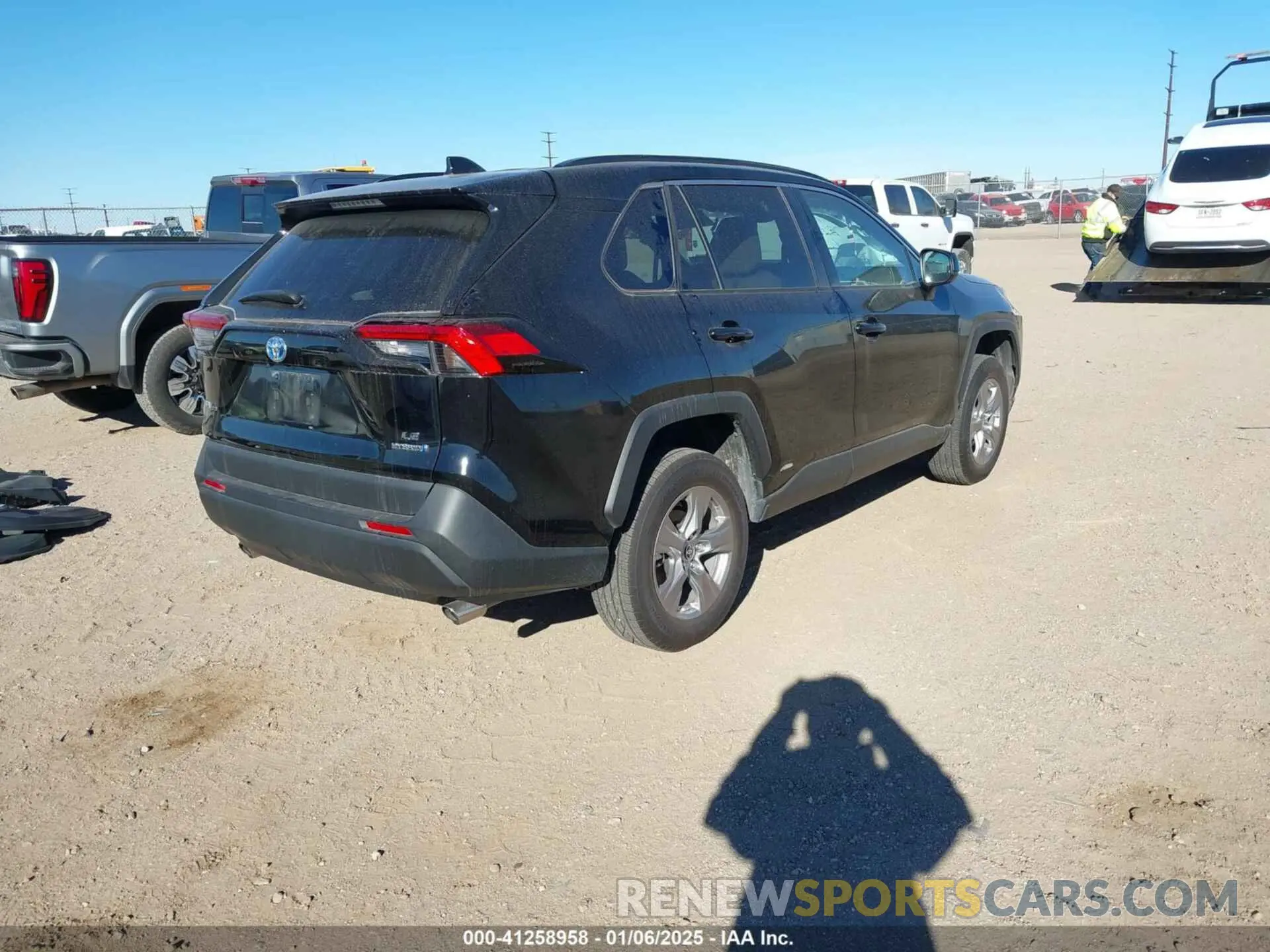 4 fotografías del automóvil dañado 4T3LWRFV9PU105192 TOYOTA RAV4 HYBRID 2023