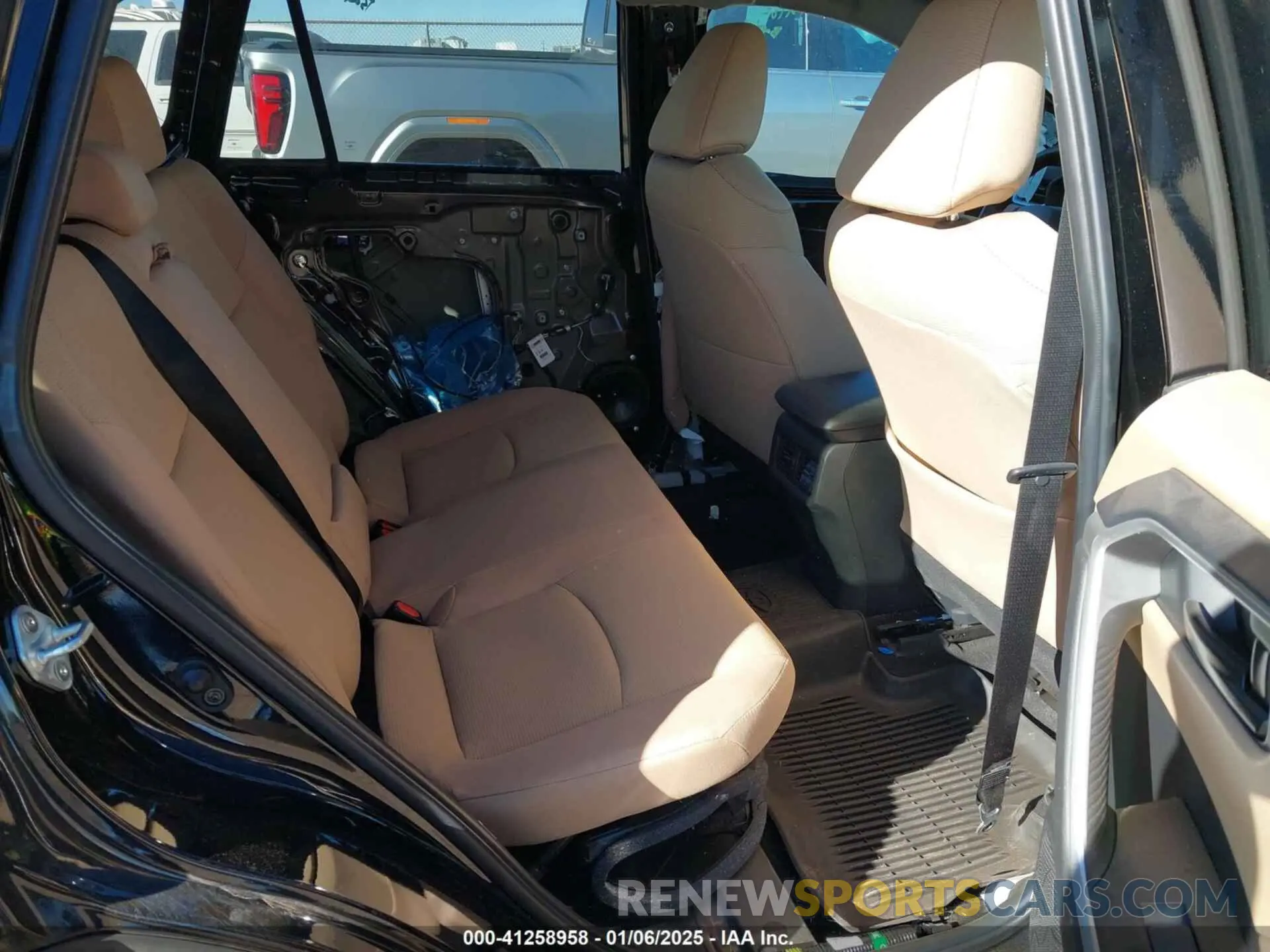 8 fotografías del automóvil dañado 4T3LWRFV9PU105192 TOYOTA RAV4 HYBRID 2023