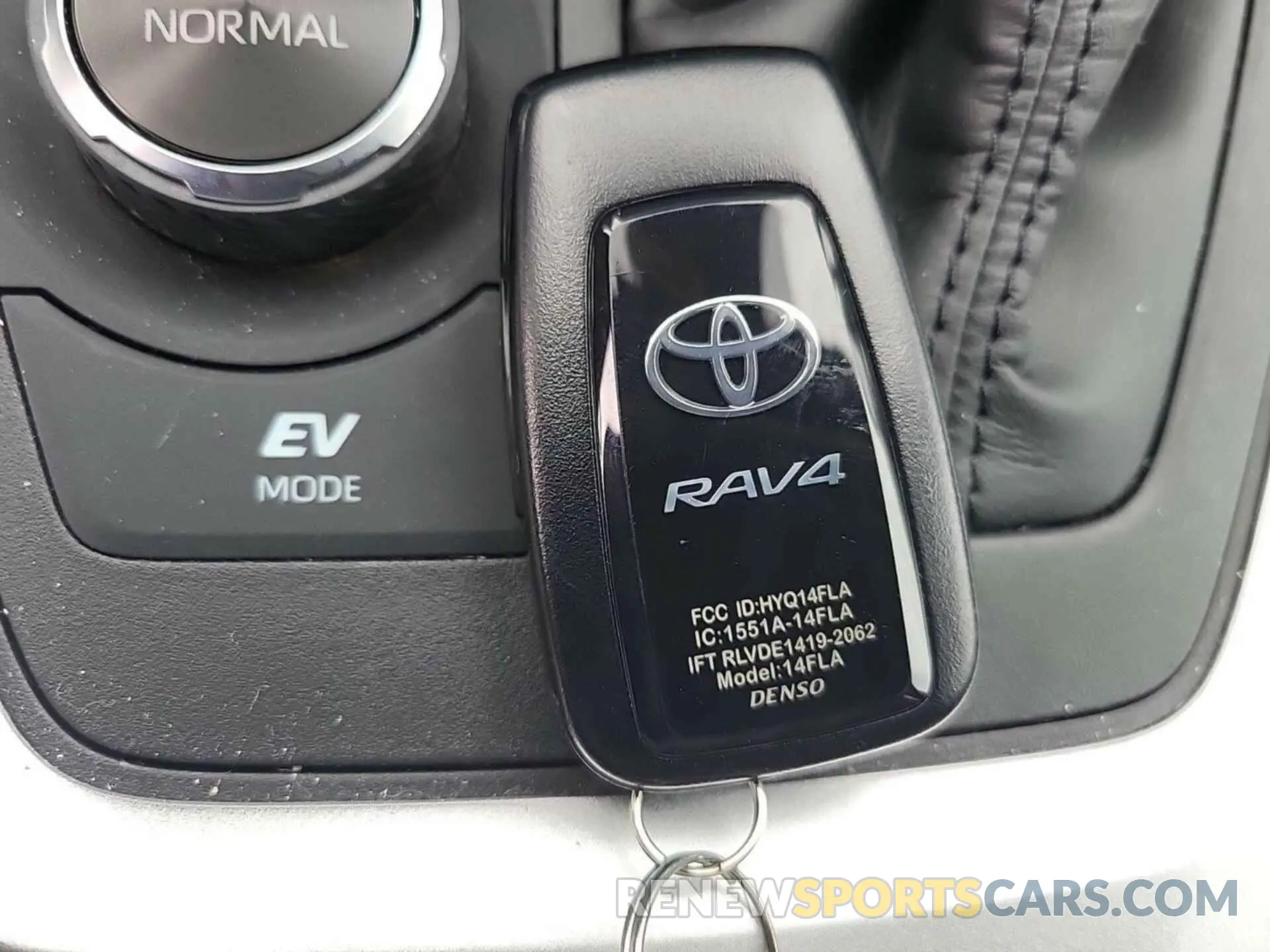 2 fotografías del automóvil dañado 4T3T6RFV9PU133364 TOYOTA RAV4 HYBRID 2023
