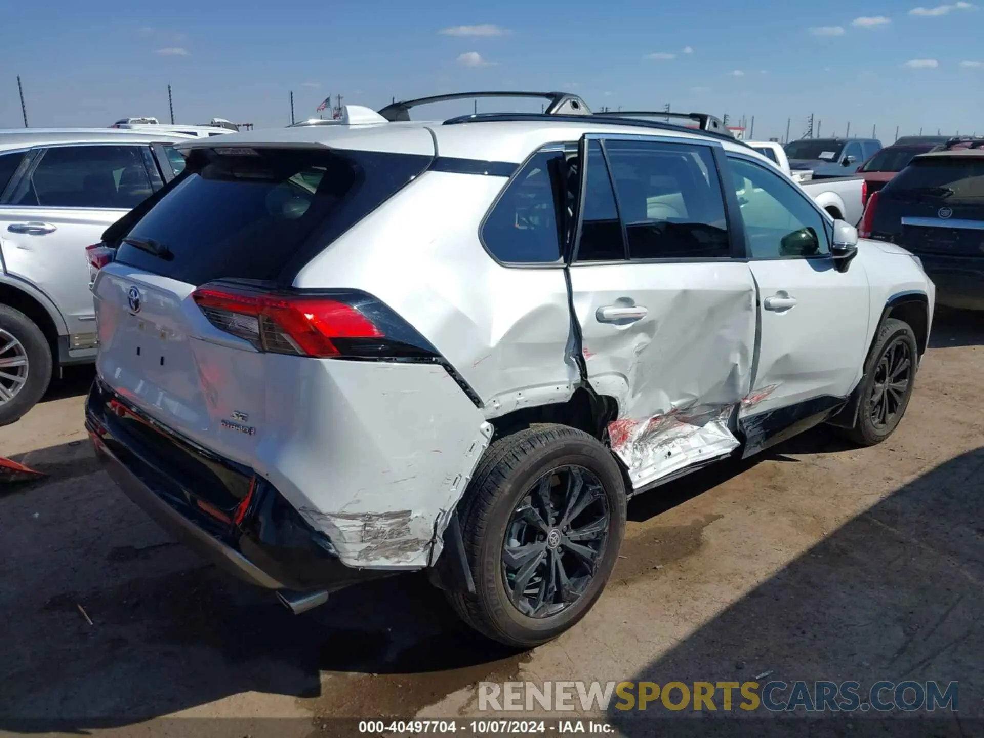 4 fotografías del automóvil dañado JTM16RFV1PD104140 TOYOTA RAV4 HYBRID 2023