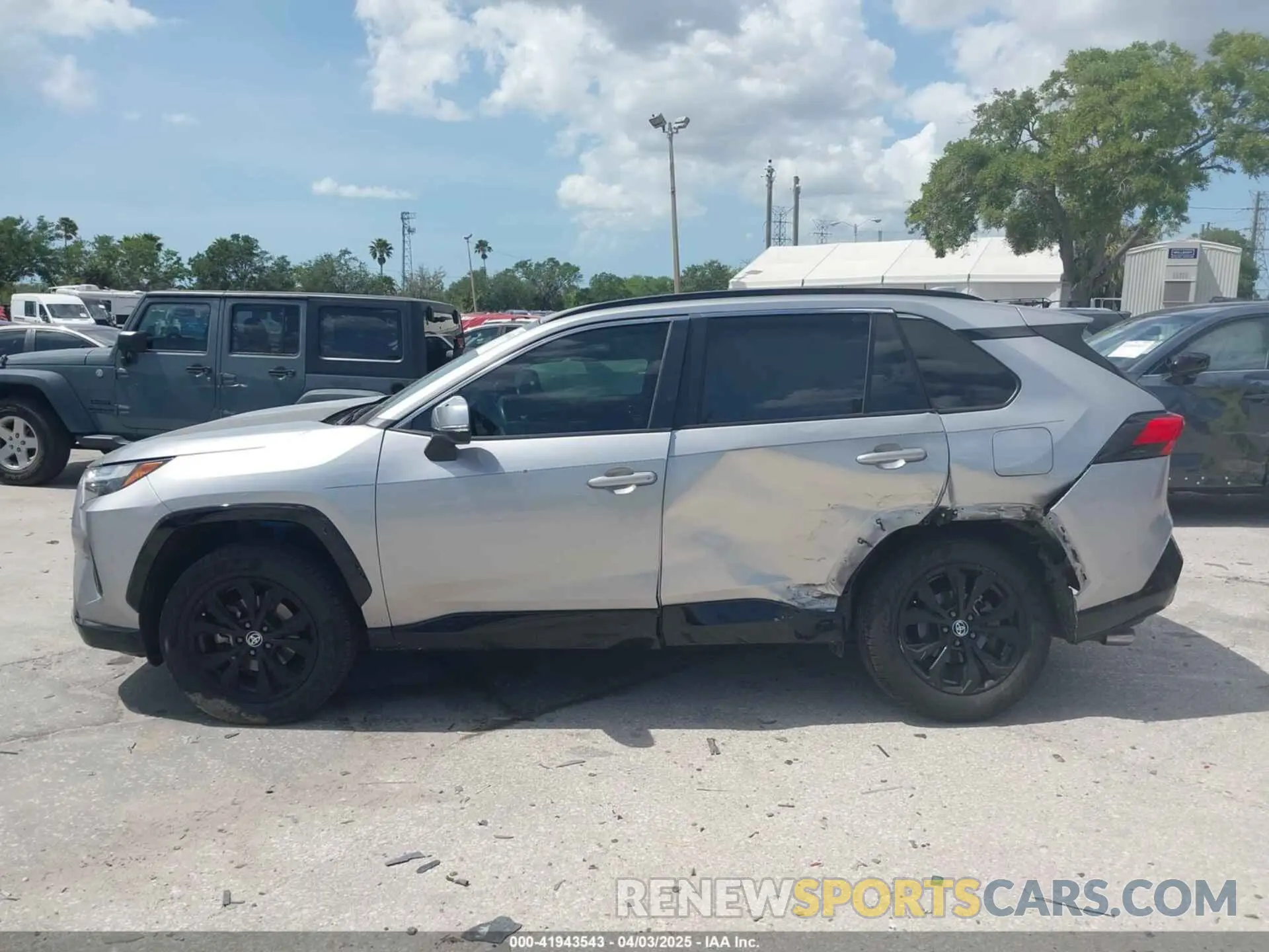 14 fotografías del automóvil dañado JTM16RFV5PJ034496 TOYOTA RAV4 HYBRID 2023