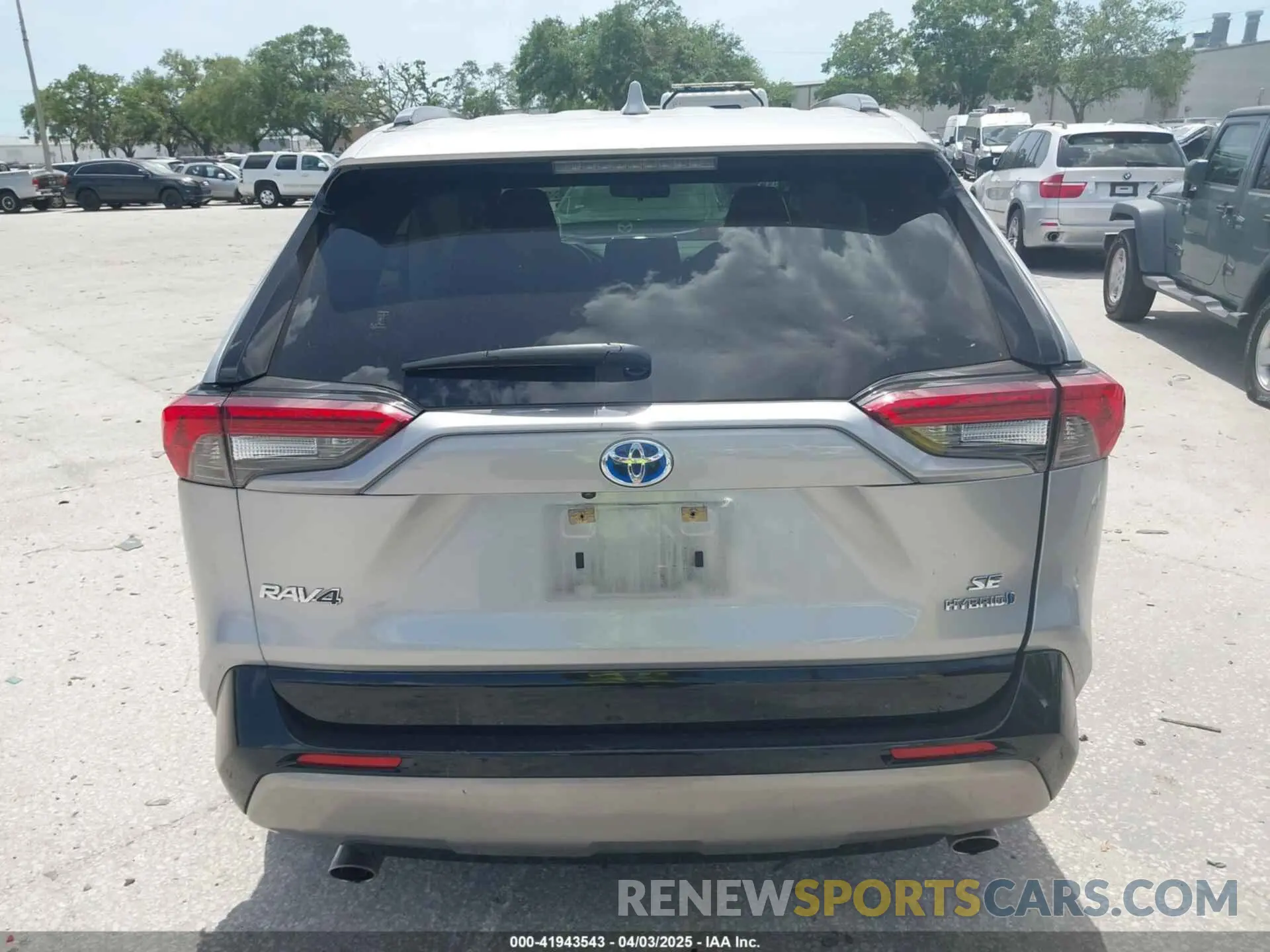 16 fotografías del automóvil dañado JTM16RFV5PJ034496 TOYOTA RAV4 HYBRID 2023