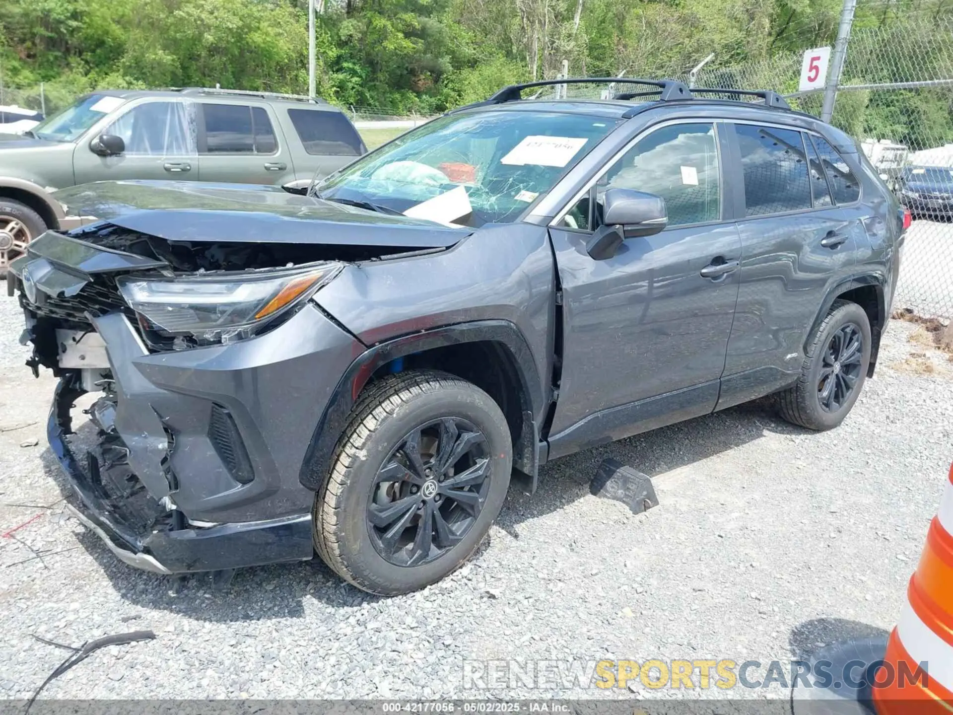 2 fotografías del automóvil dañado JTM16RFV9PD113152 TOYOTA RAV4 HYBRID 2023