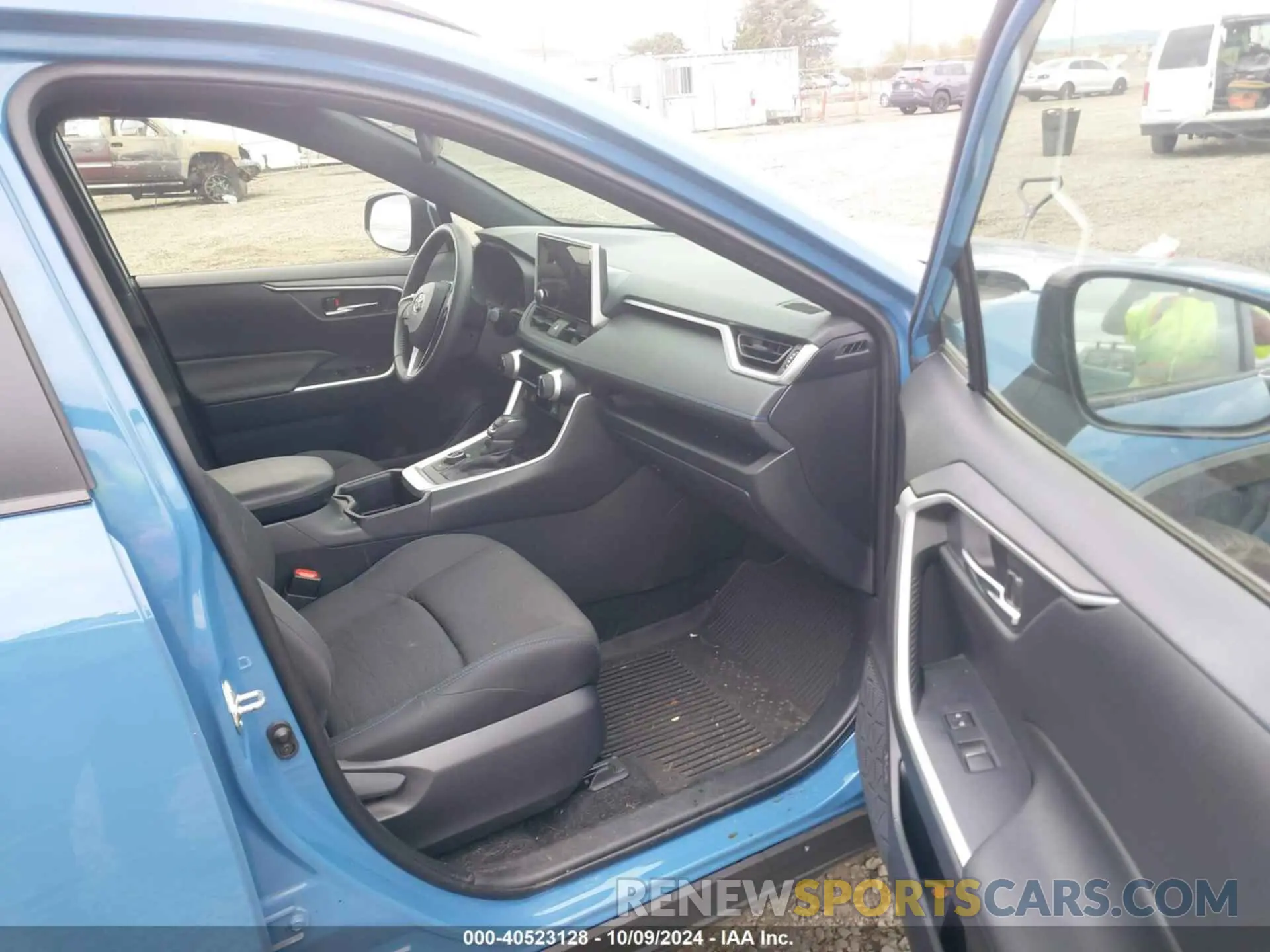 5 fotografías del automóvil dañado JTM16RFVXPD091890 TOYOTA RAV4 HYBRID 2023