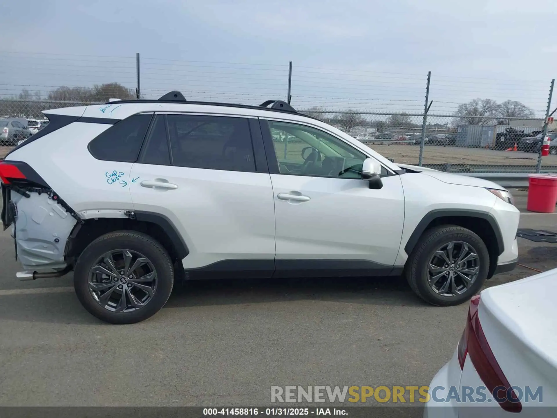 13 fotografías del automóvil dañado JTMB6RFV1PD100562 TOYOTA RAV4 HYBRID 2023