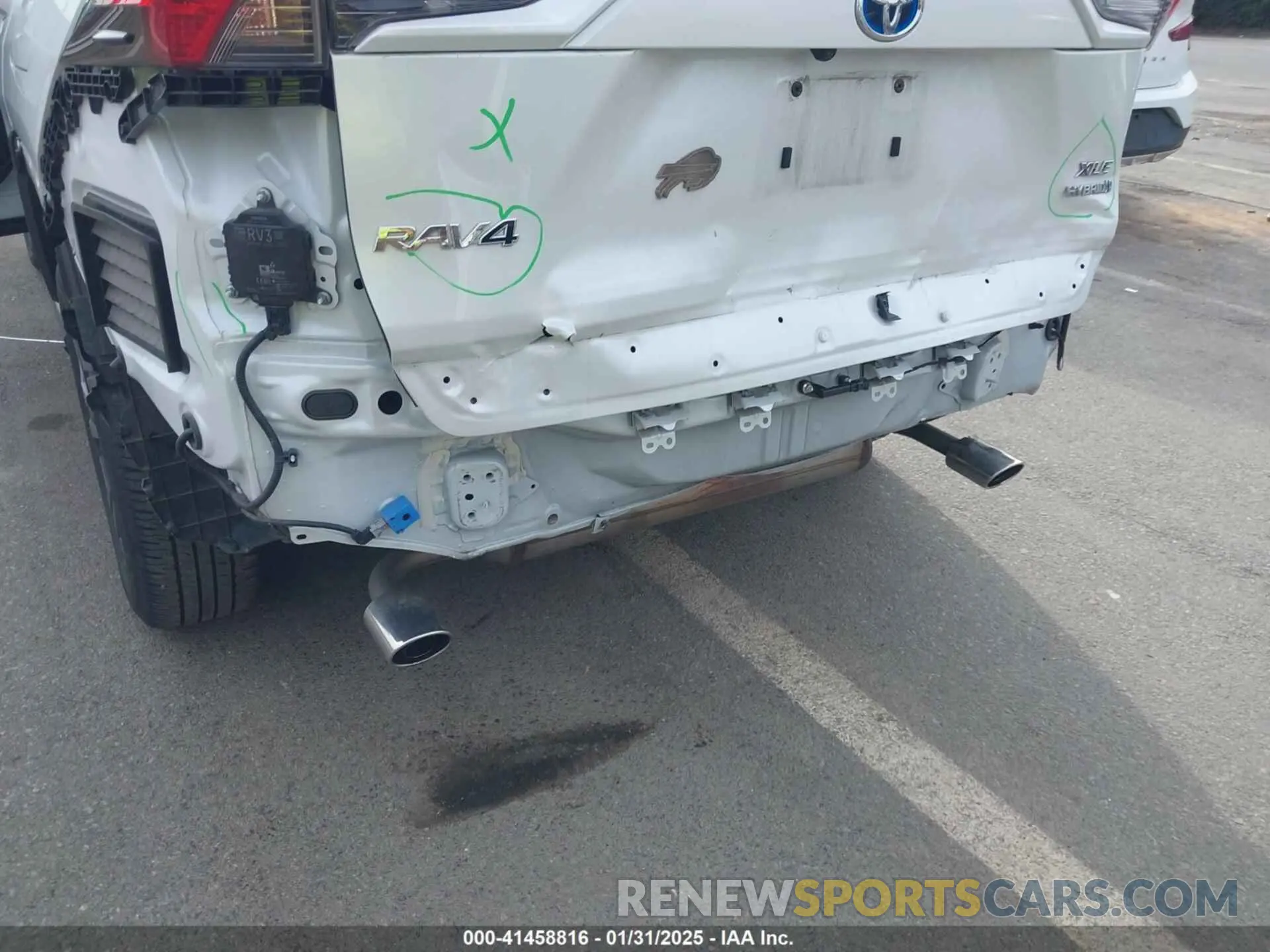 17 fotografías del automóvil dañado JTMB6RFV1PD100562 TOYOTA RAV4 HYBRID 2023