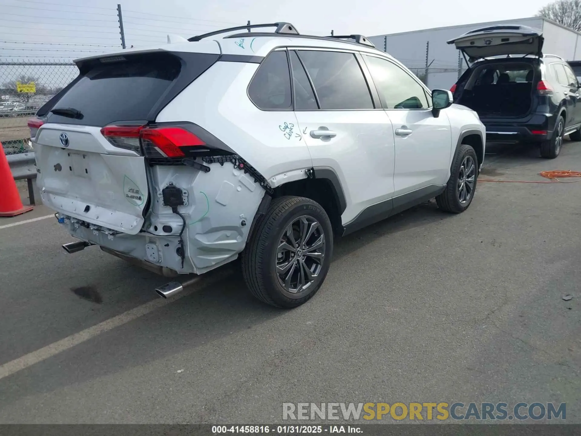 4 fotografías del automóvil dañado JTMB6RFV1PD100562 TOYOTA RAV4 HYBRID 2023