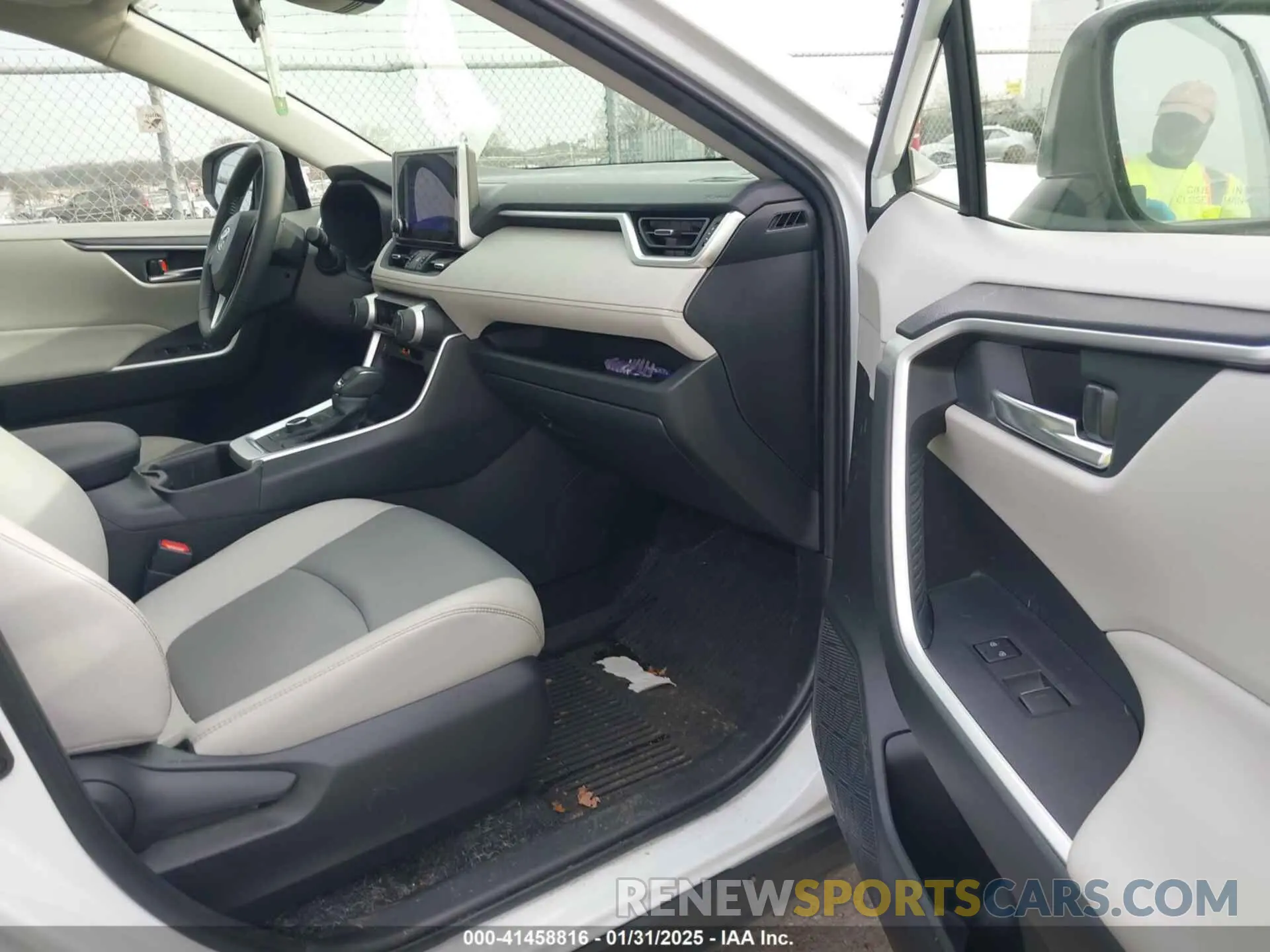 5 fotografías del automóvil dañado JTMB6RFV1PD100562 TOYOTA RAV4 HYBRID 2023