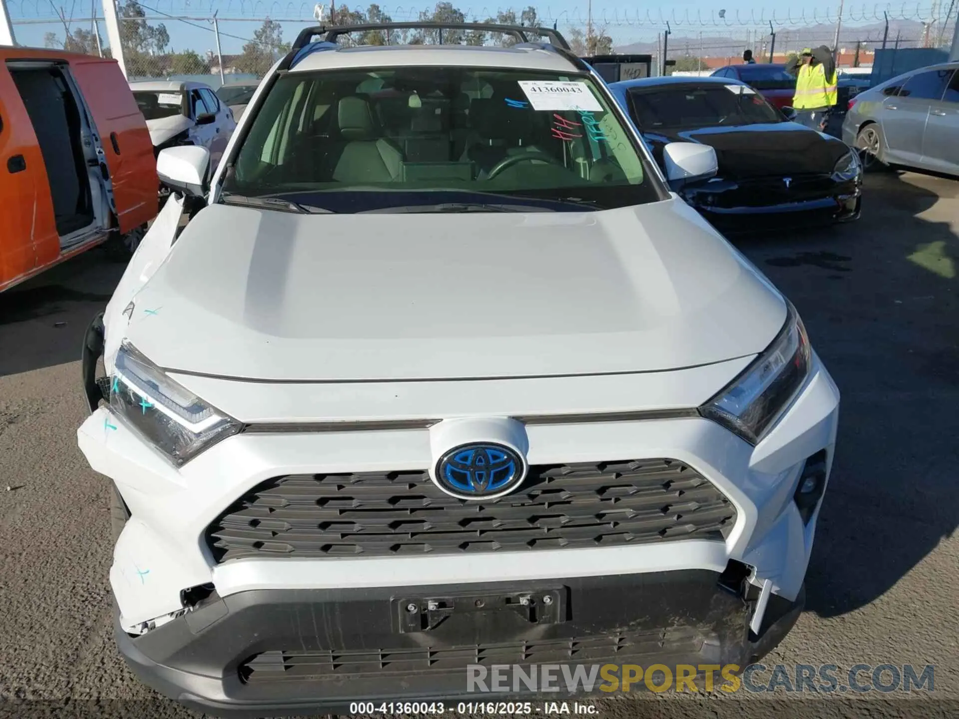 12 fotografías del automóvil dañado JTMB6RFVXPD540814 TOYOTA RAV4 HYBRID 2023