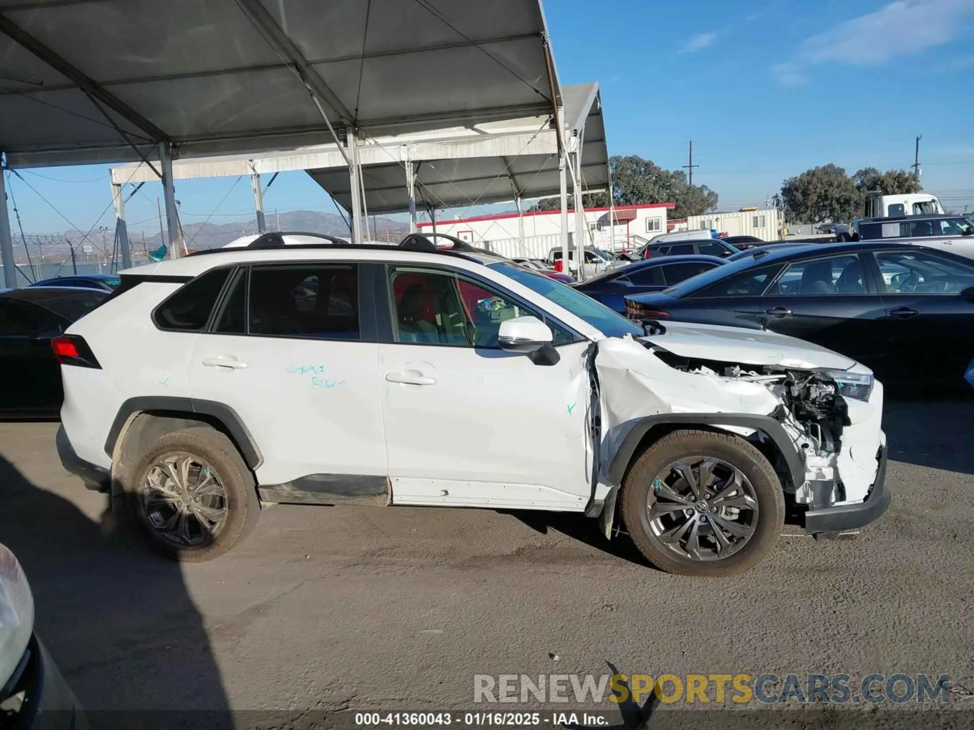 13 fotografías del automóvil dañado JTMB6RFVXPD540814 TOYOTA RAV4 HYBRID 2023