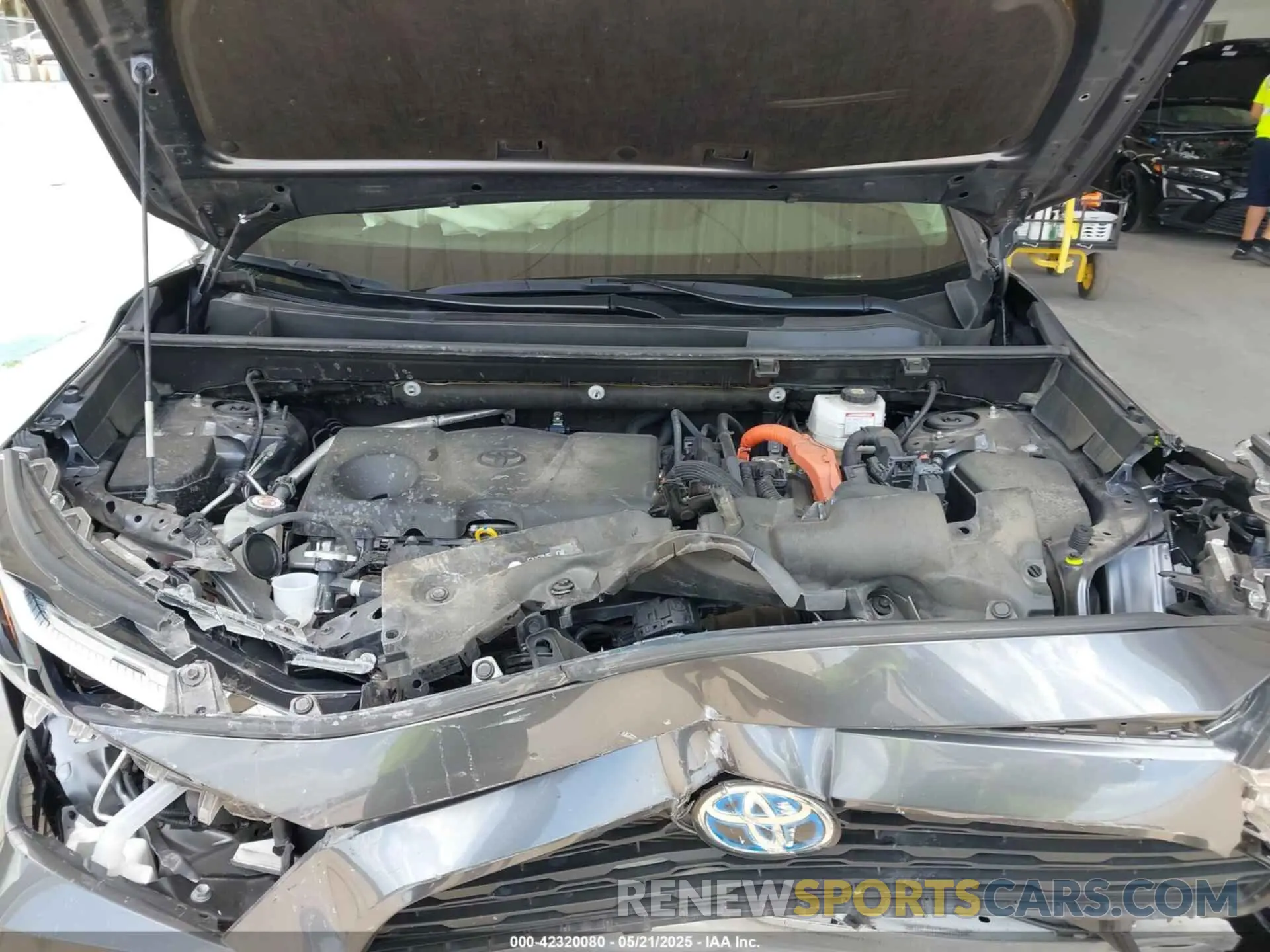 10 fotografías del automóvil dañado JTMLWRFV6PD203044 TOYOTA RAV4 HYBRID 2023