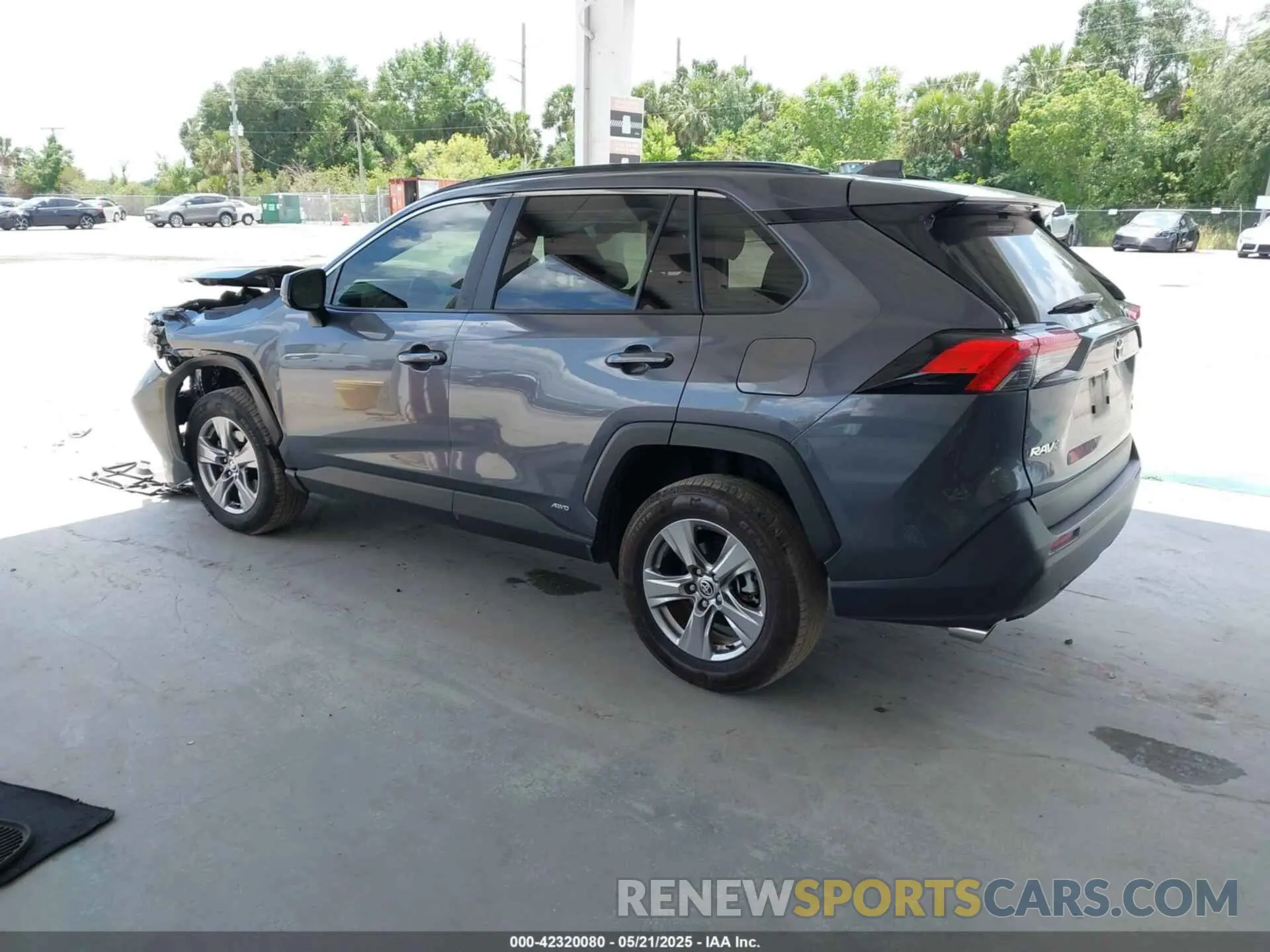 3 fotografías del automóvil dañado JTMLWRFV6PD203044 TOYOTA RAV4 HYBRID 2023