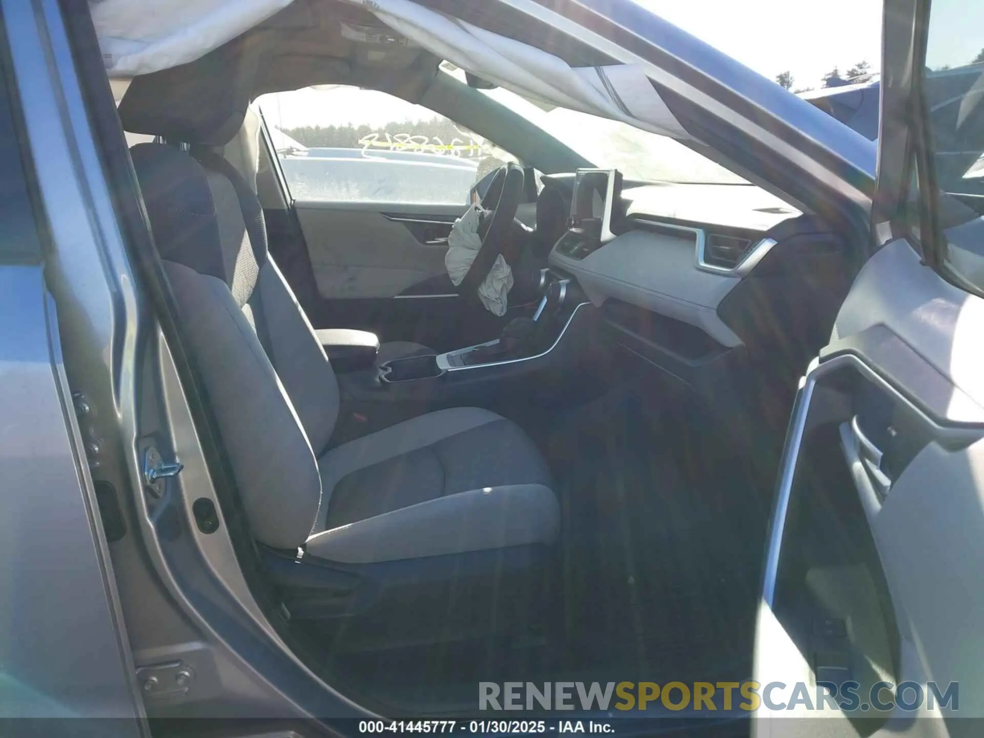 5 fotografías del automóvil dañado JTMRWRFV2PD185054 TOYOTA RAV4 HYBRID 2023