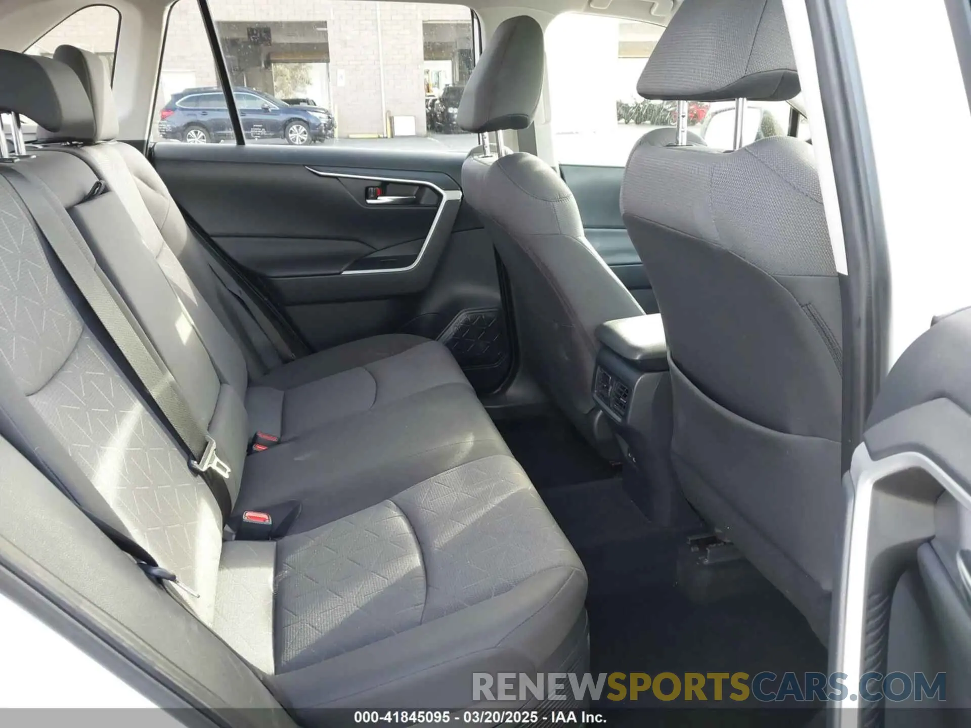 8 fotografías del automóvil dañado JTMRWRFV3PD205098 TOYOTA RAV4 HYBRID 2023