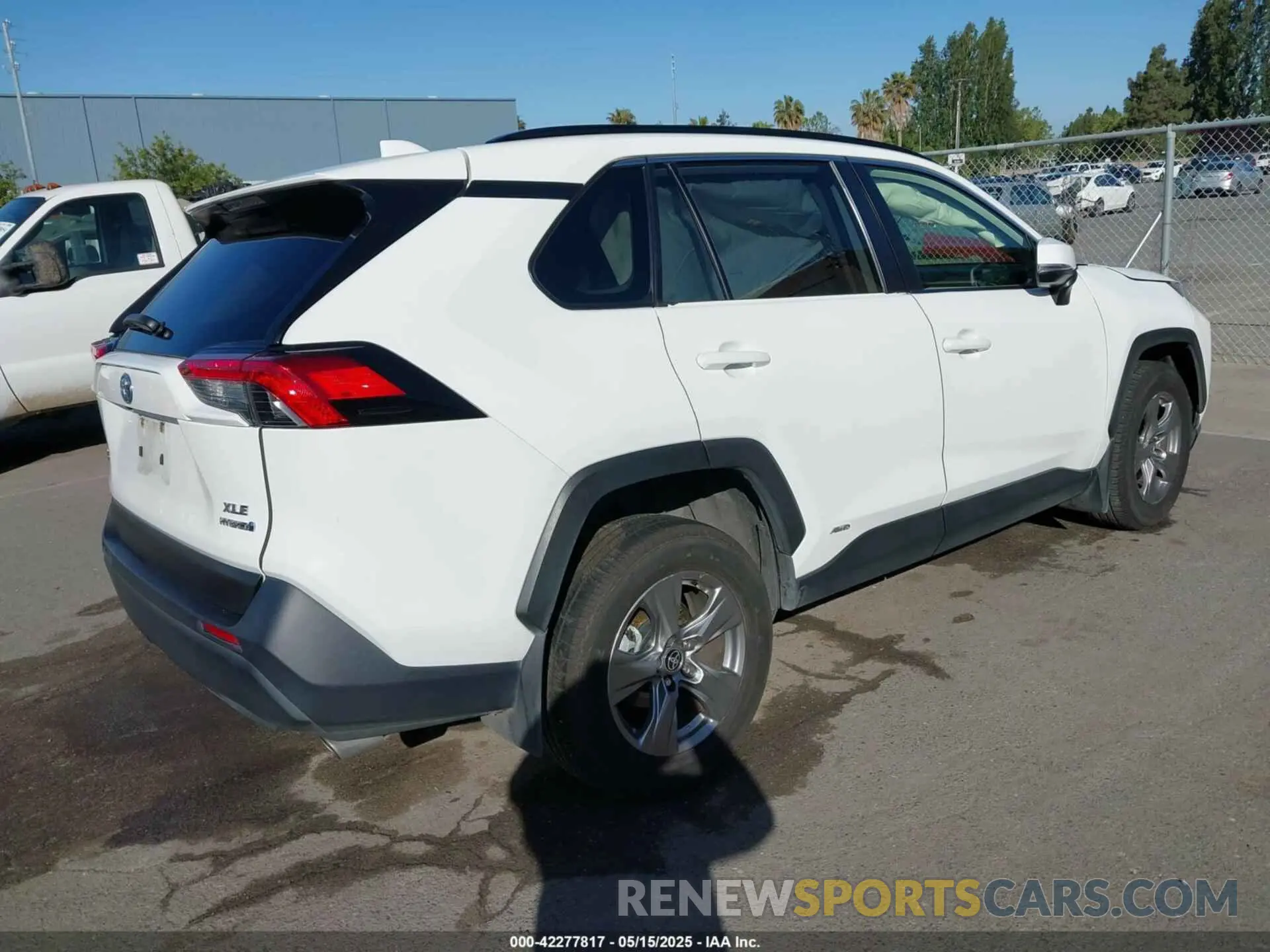4 fotografías del automóvil dañado JTMRWRFV3PD206493 TOYOTA RAV4 HYBRID 2023