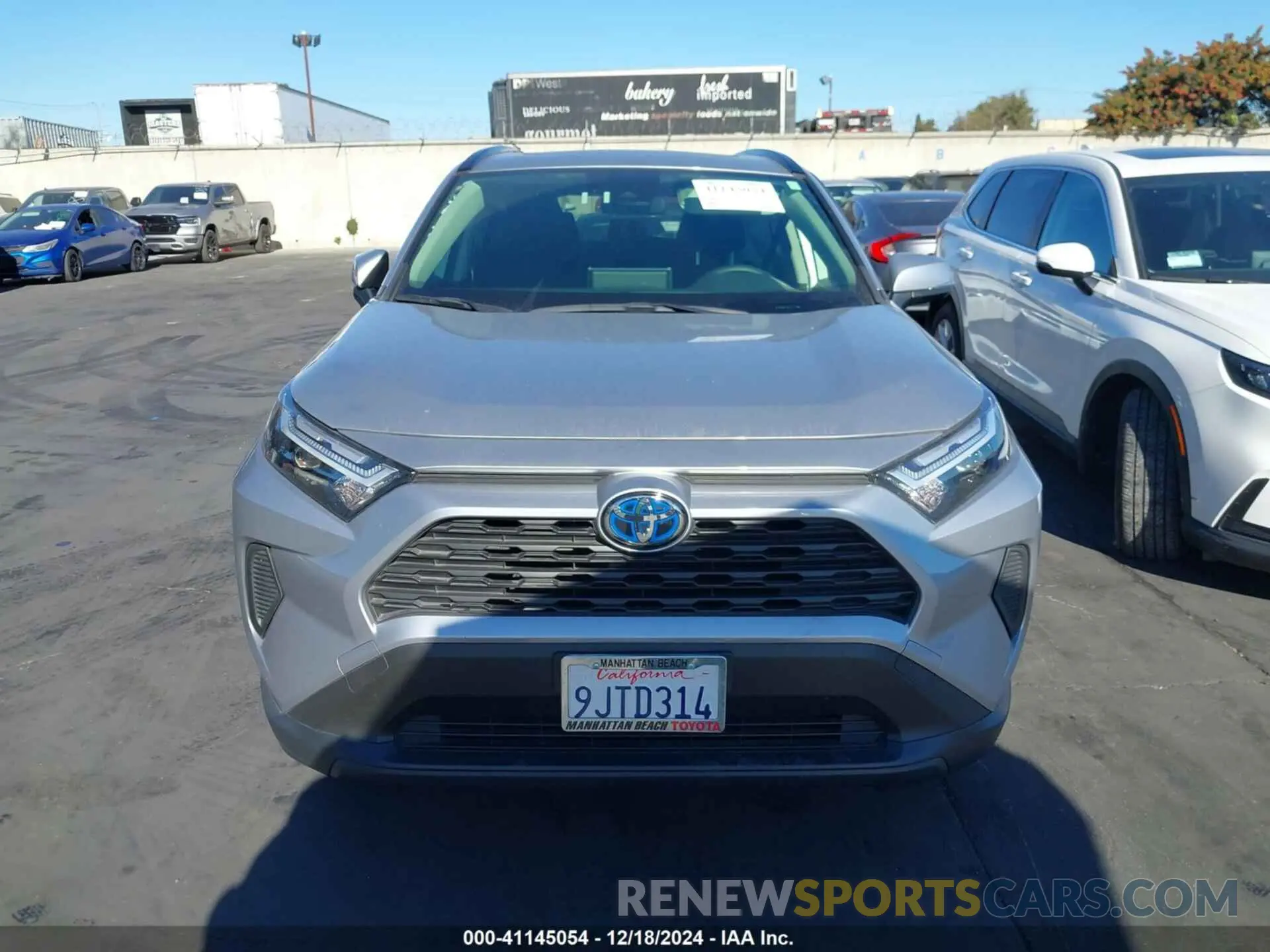 12 fotografías del automóvil dañado JTMRWRFV4PD206275 TOYOTA RAV4 HYBRID 2023