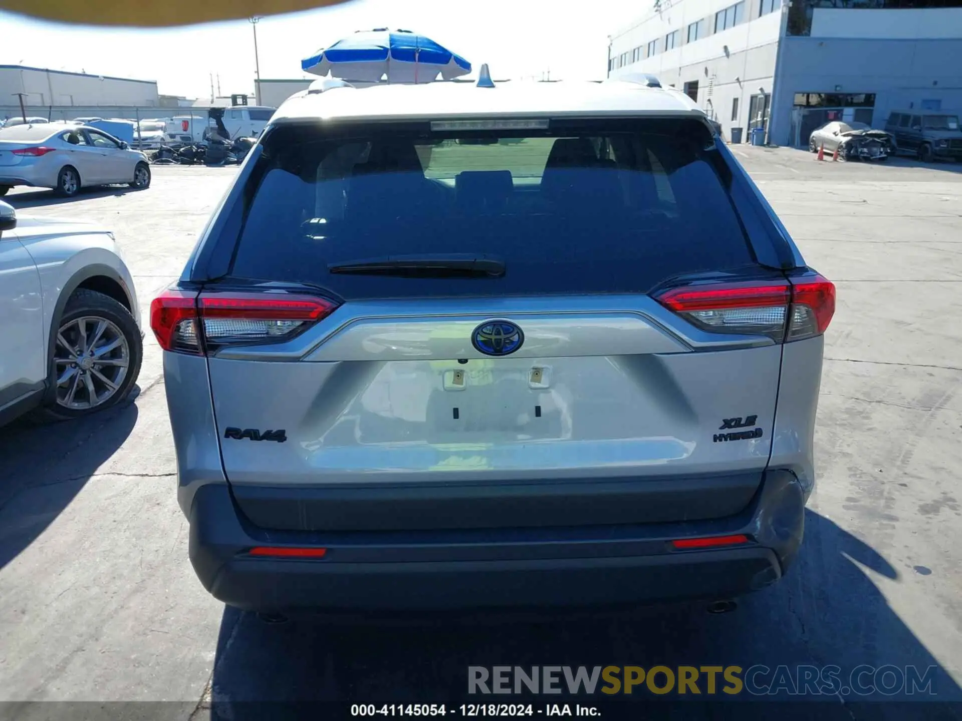 16 fotografías del automóvil dañado JTMRWRFV4PD206275 TOYOTA RAV4 HYBRID 2023