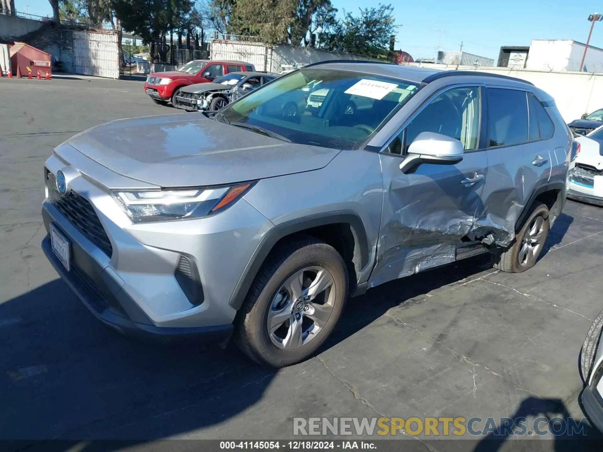 2 fotografías del automóvil dañado JTMRWRFV4PD206275 TOYOTA RAV4 HYBRID 2023