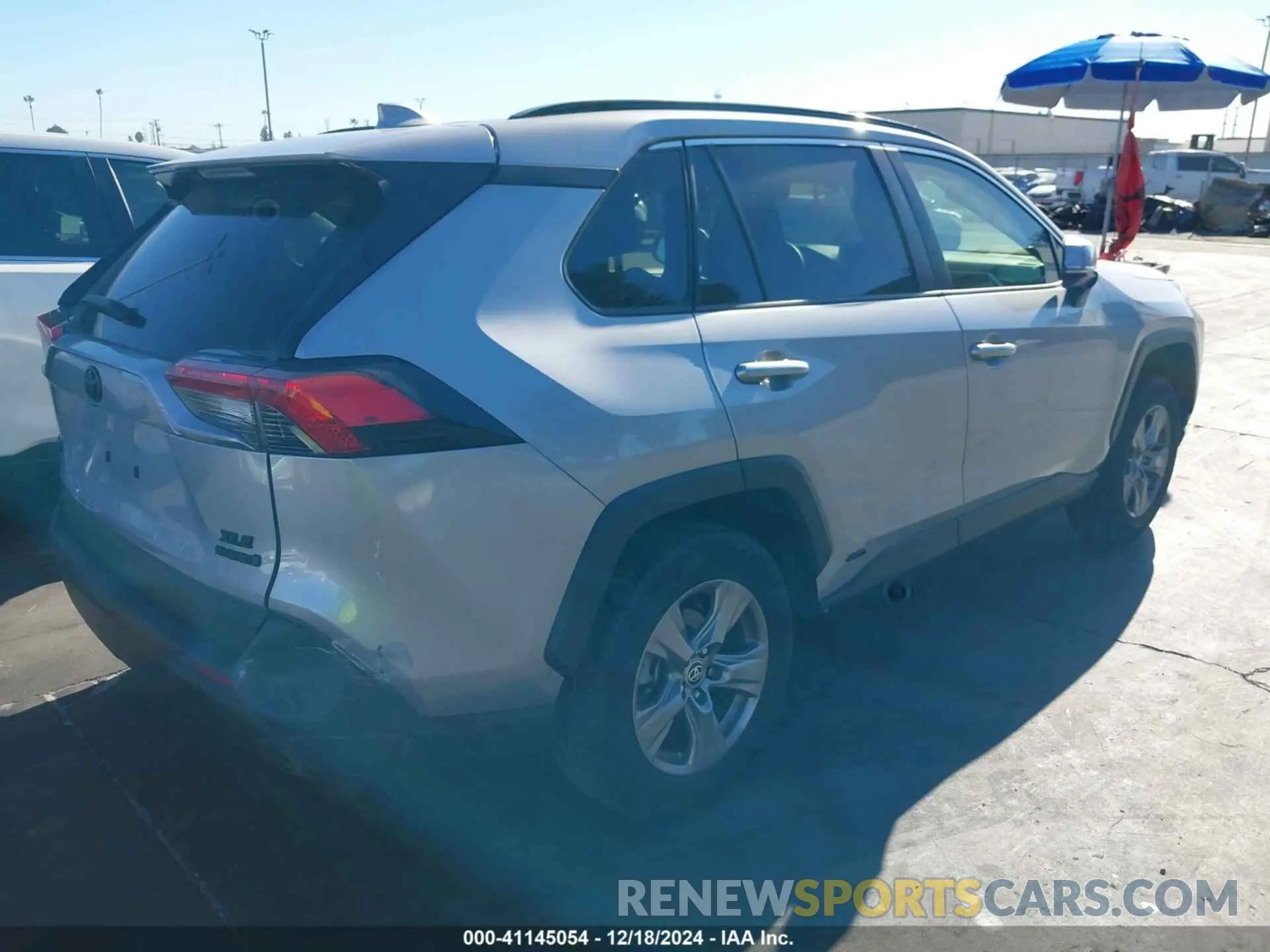4 fotografías del automóvil dañado JTMRWRFV4PD206275 TOYOTA RAV4 HYBRID 2023