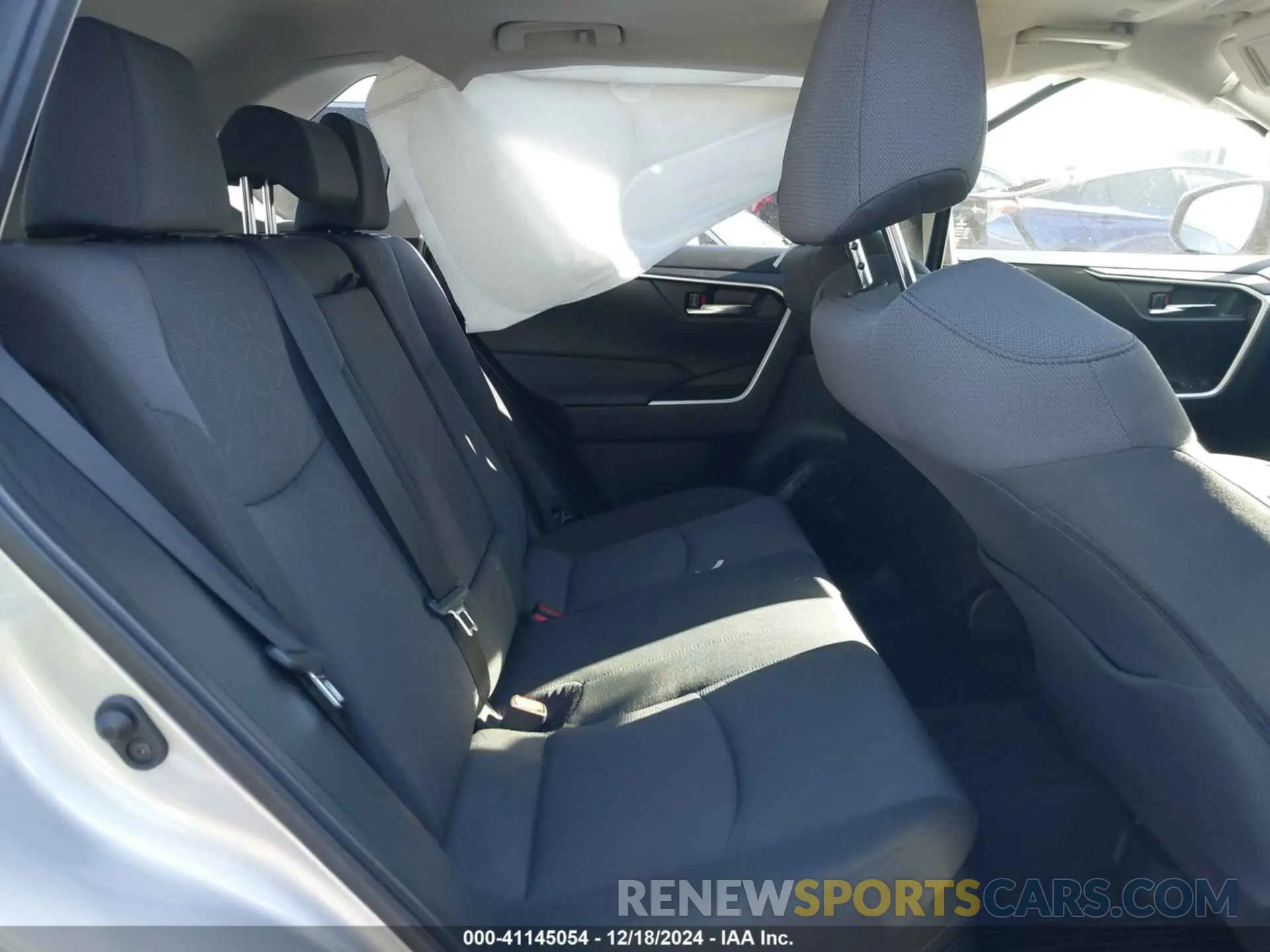 8 fotografías del automóvil dañado JTMRWRFV4PD206275 TOYOTA RAV4 HYBRID 2023