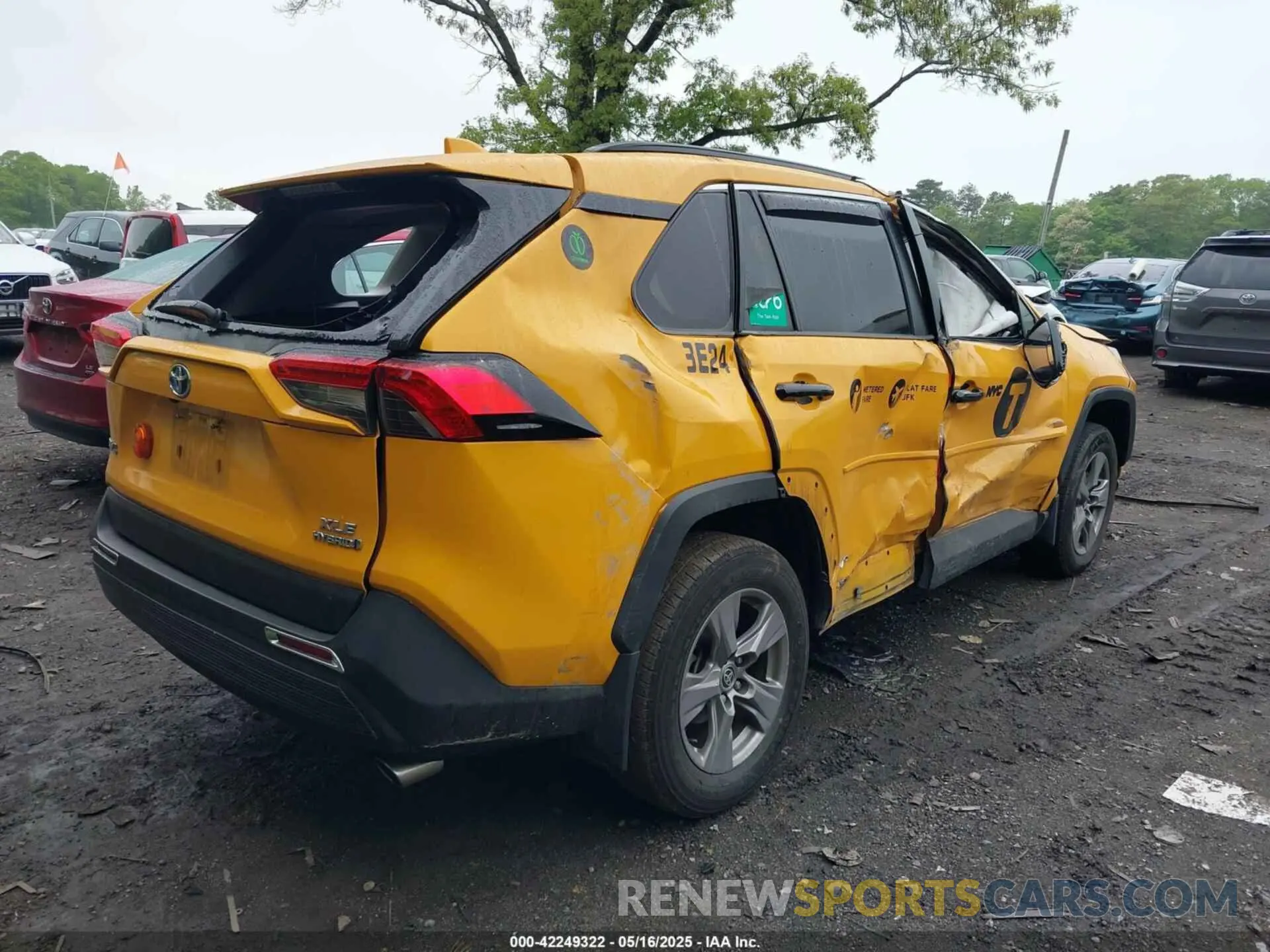 4 fotografías del automóvil dañado JTMRWRFVXPJ057386 TOYOTA RAV4 HYBRID 2023