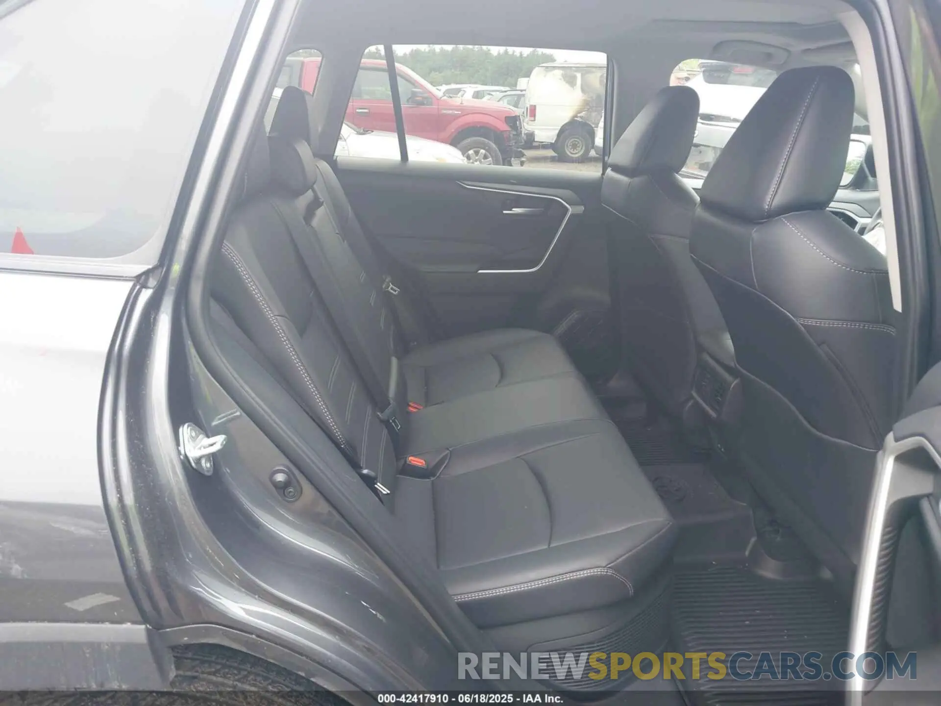 8 fotografías del automóvil dañado 2T3B6RFV1RW077600 TOYOTA RAV4 HYBRID 2024