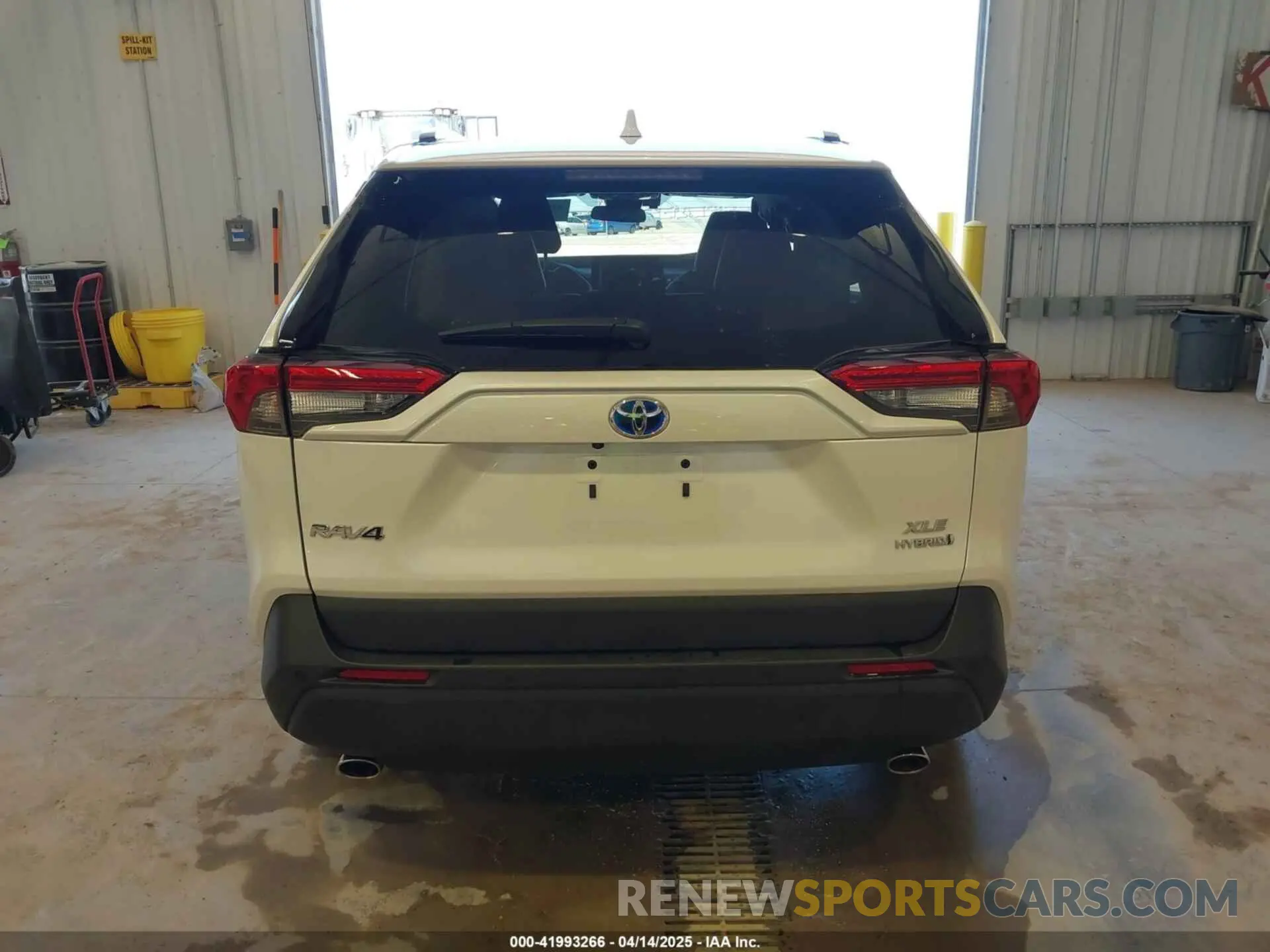 17 fotografías del automóvil dañado 2T3B6RFV5RW081035 TOYOTA RAV4 HYBRID 2024