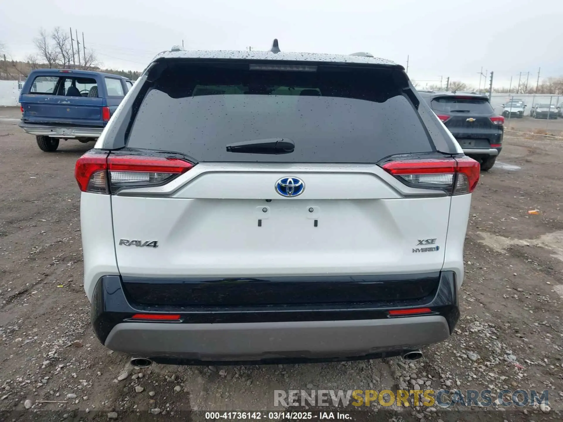 17 fotografías del automóvil dañado 2T3E6RFV3RW066031 TOYOTA RAV4 HYBRID 2024