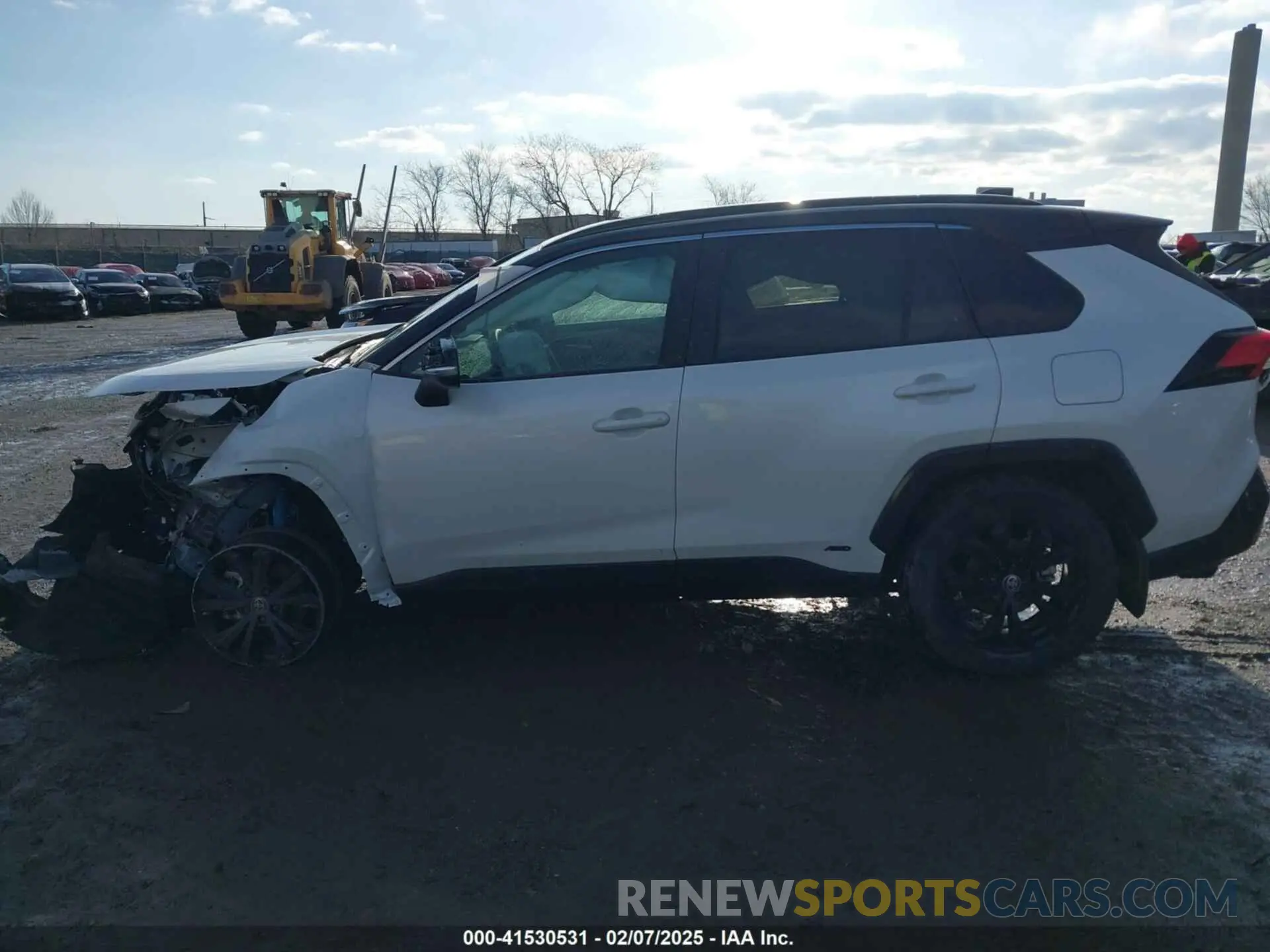 14 fotografías del automóvil dañado 2T3E6RFV4RW079127 TOYOTA RAV4 HYBRID 2024