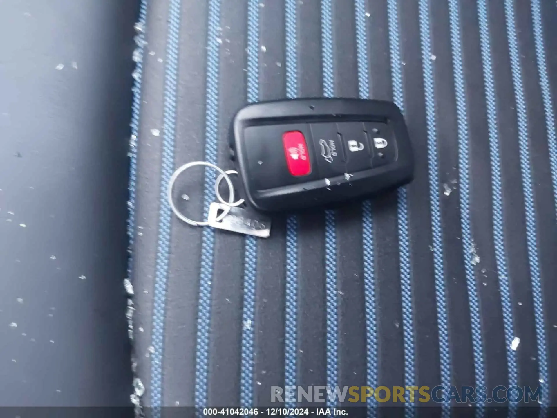 11 fotografías del automóvil dañado 2T3E6RFV7RW056568 TOYOTA RAV4 HYBRID 2024