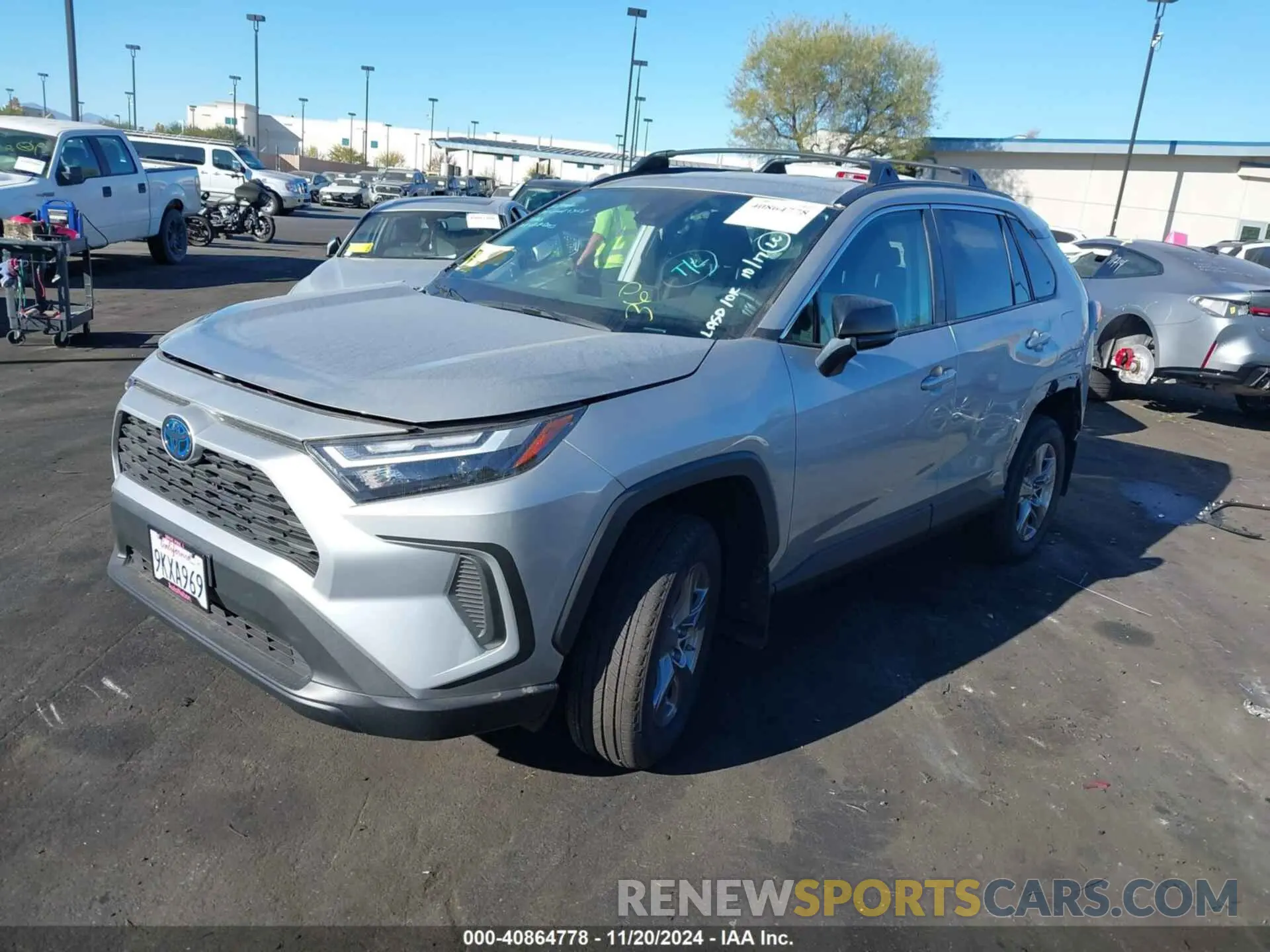2 fotografías del automóvil dañado 2T3LWRFV0RW199515 TOYOTA RAV4 HYBRID 2024