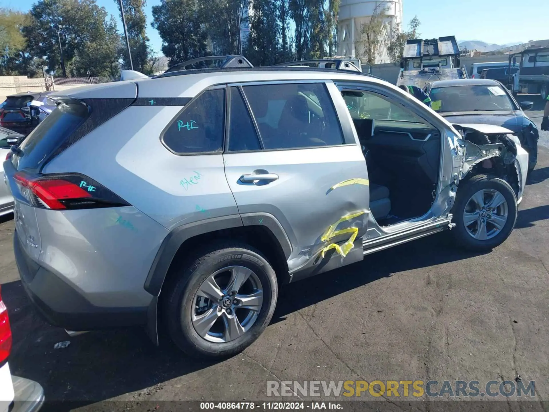 4 fotografías del automóvil dañado 2T3LWRFV0RW199515 TOYOTA RAV4 HYBRID 2024
