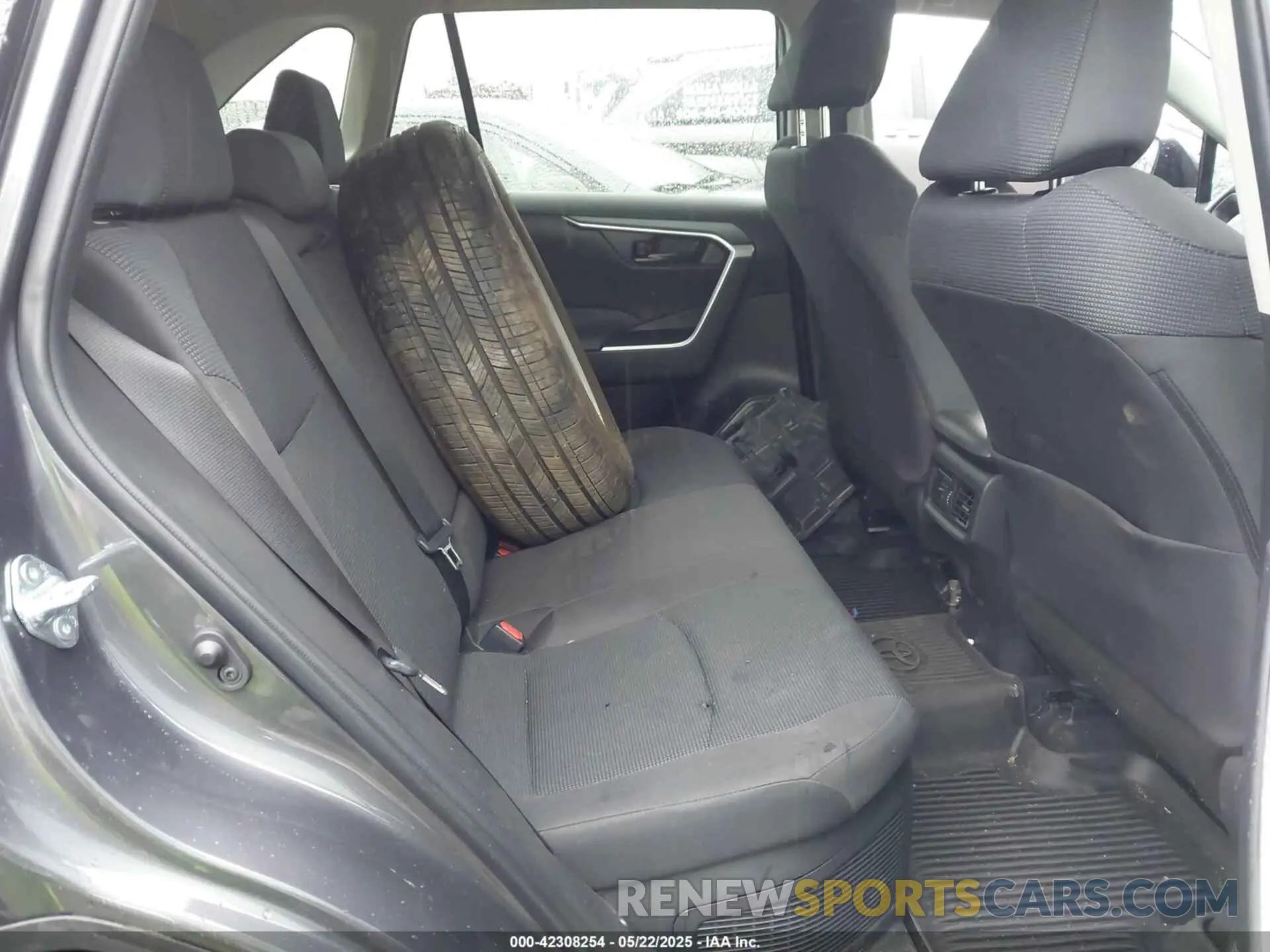 8 fotografías del automóvil dañado 2T3LWRFV0RW201327 TOYOTA RAV4 HYBRID 2024
