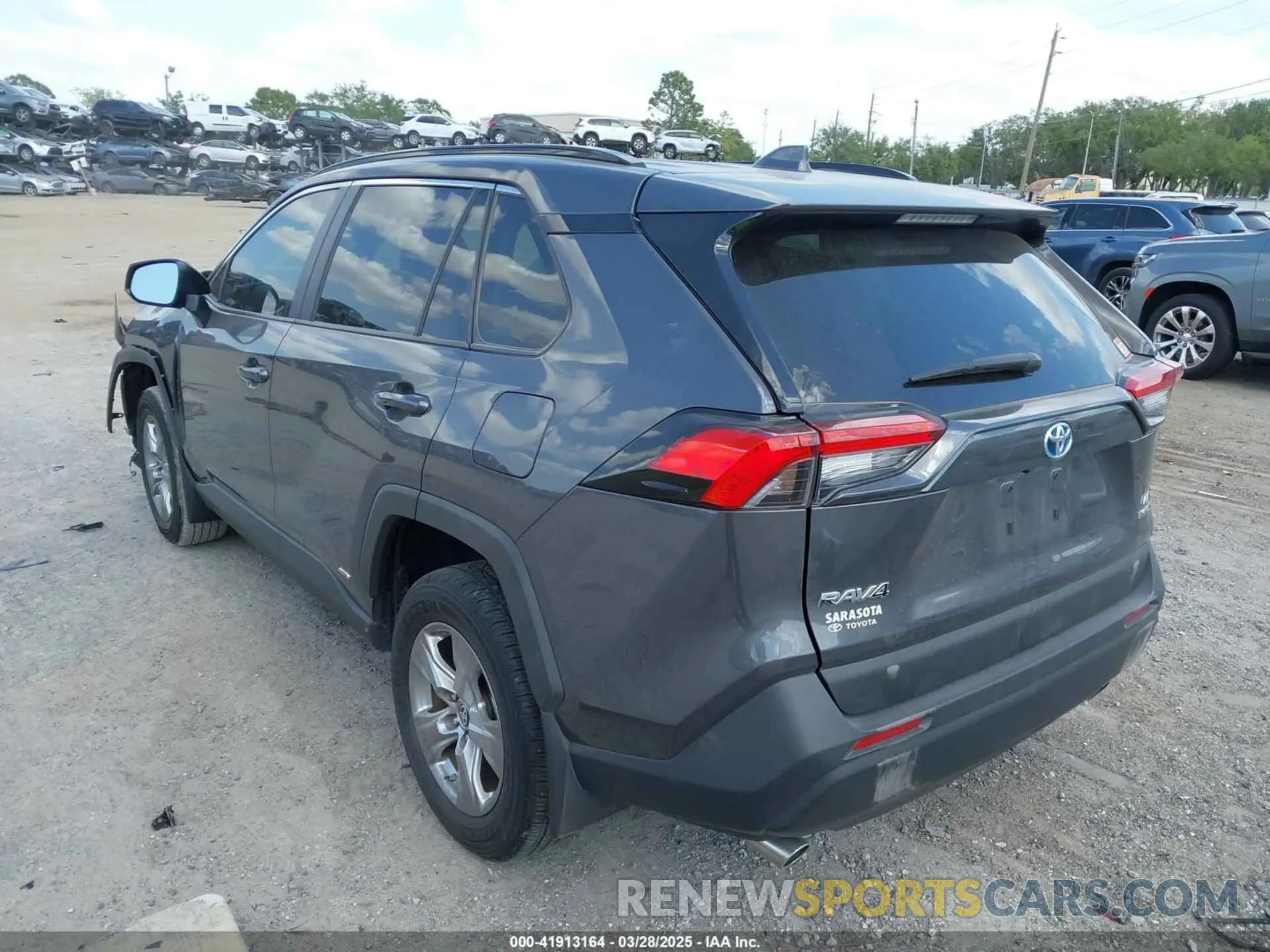 3 fotografías del automóvil dañado 2T3LWRFV0RW215227 TOYOTA RAV4 HYBRID 2024