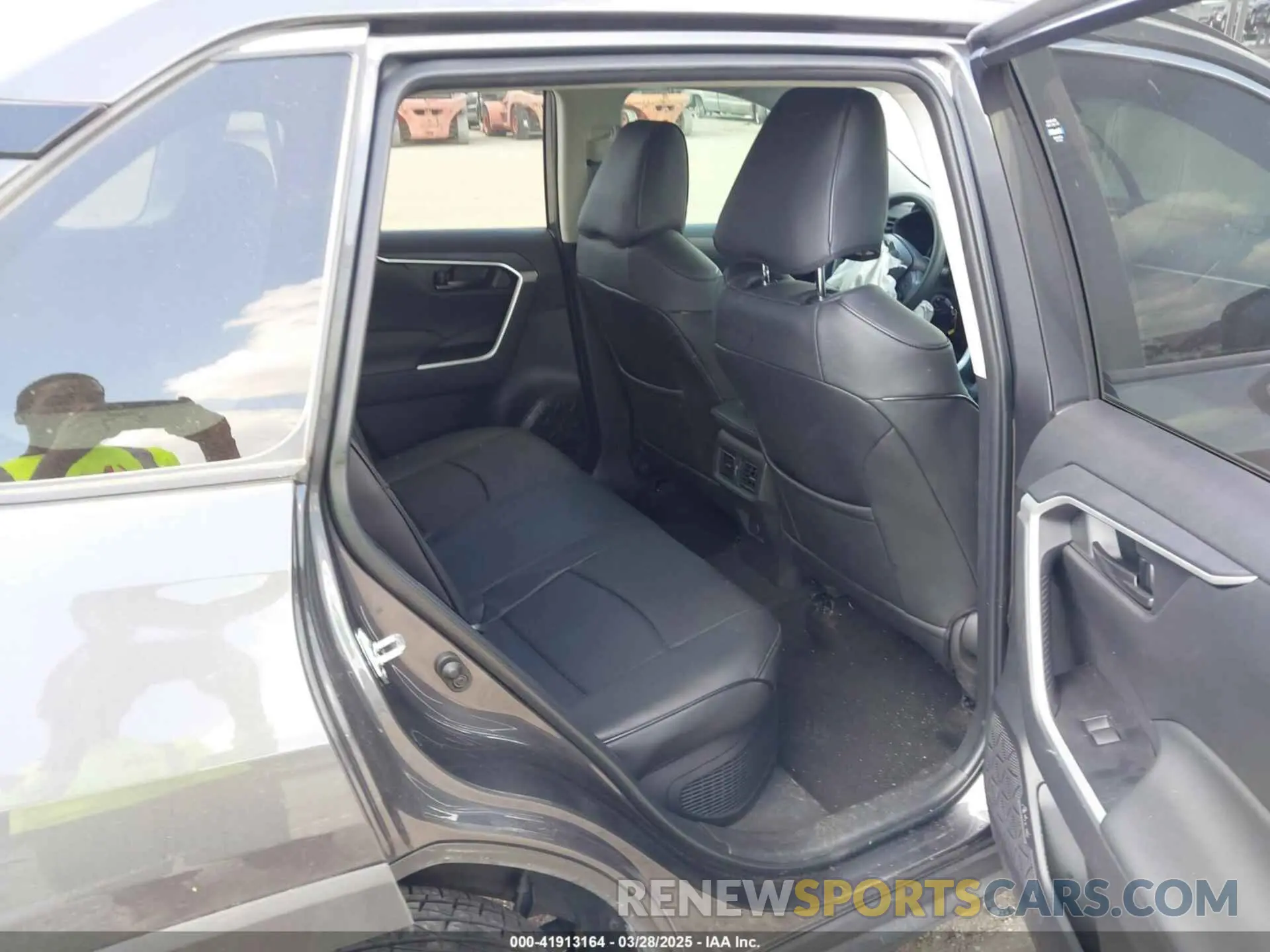 8 fotografías del automóvil dañado 2T3LWRFV0RW215227 TOYOTA RAV4 HYBRID 2024